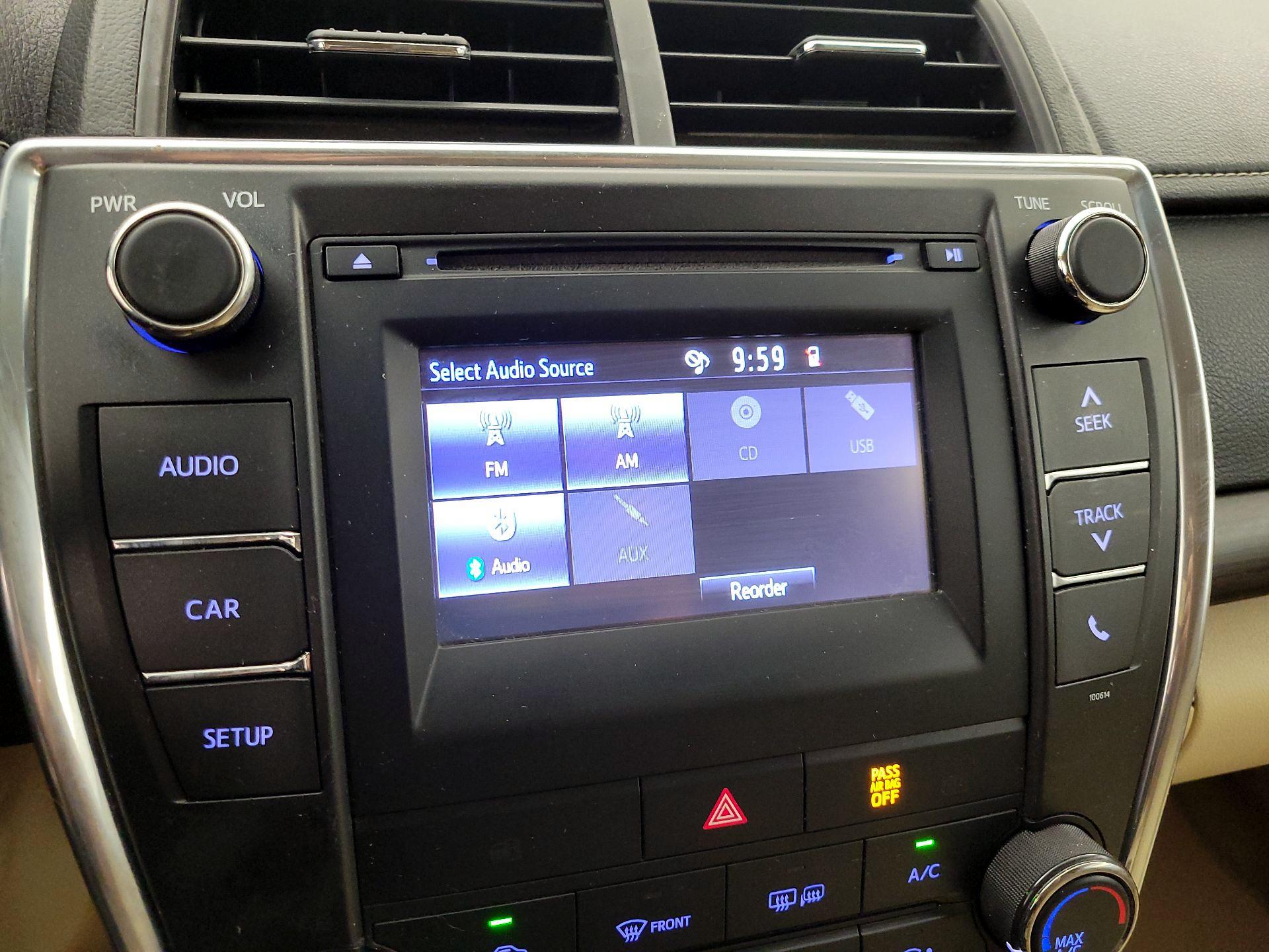 Thumbnail: 2016 Toyota Camry - 15