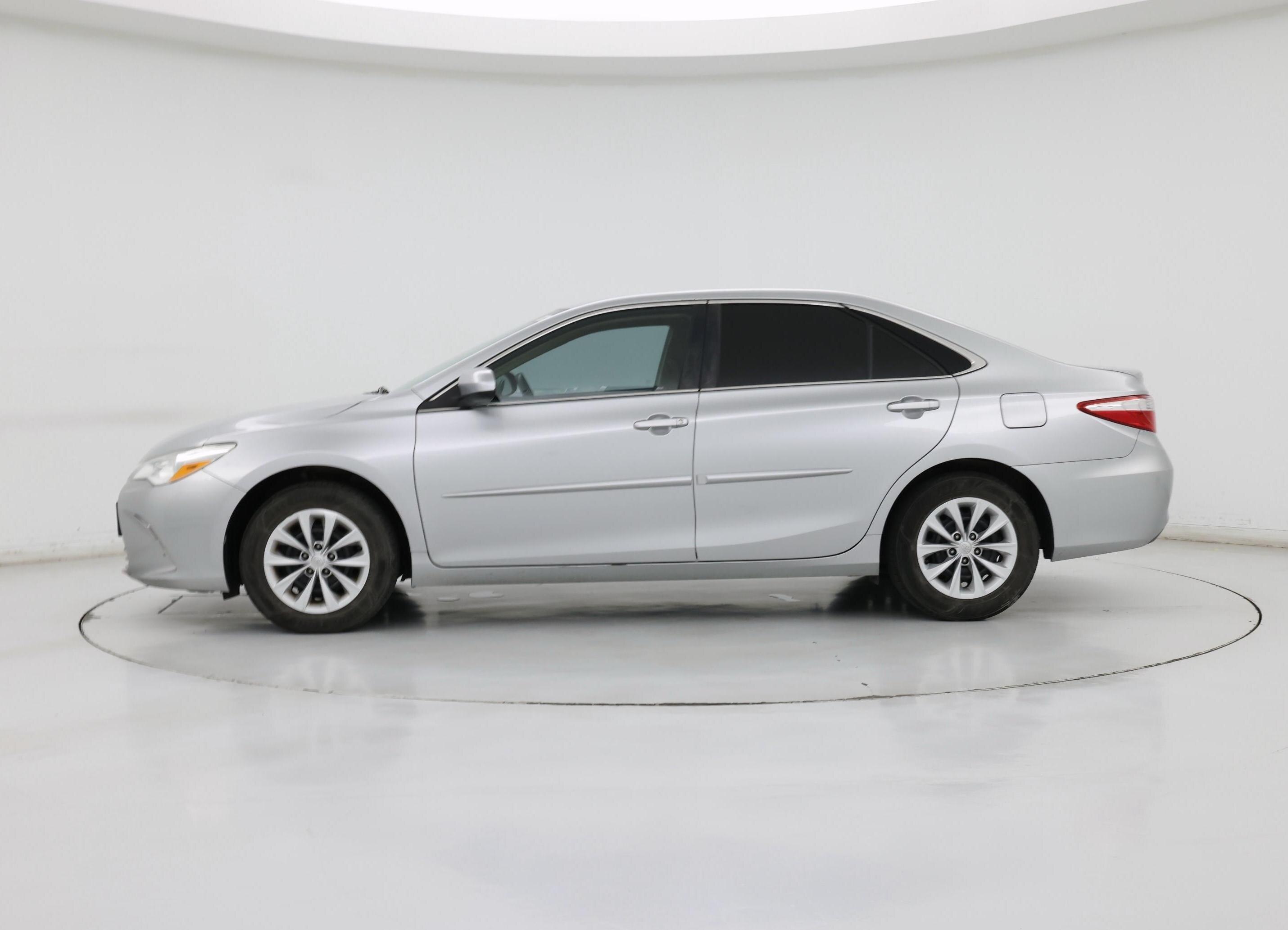 Thumbnail: 2016 Toyota Camry - 3