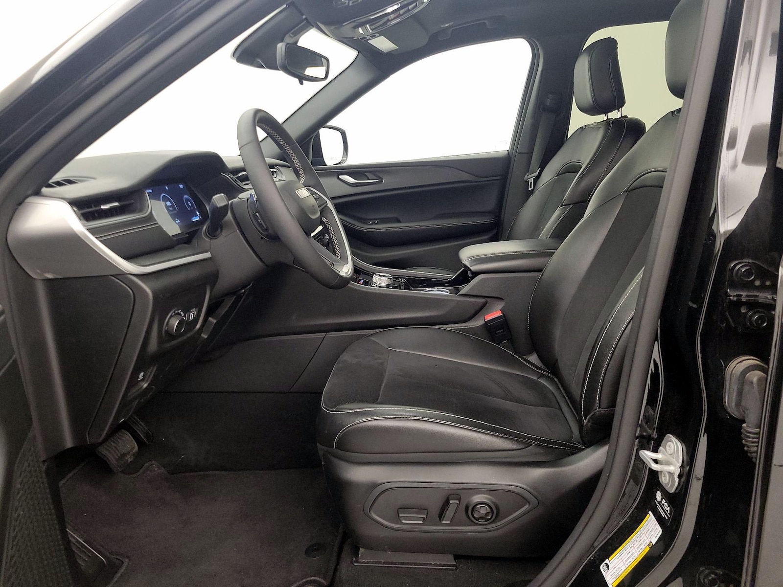 2023 Jeep Grand Cherokee L Altitude - Photo 12