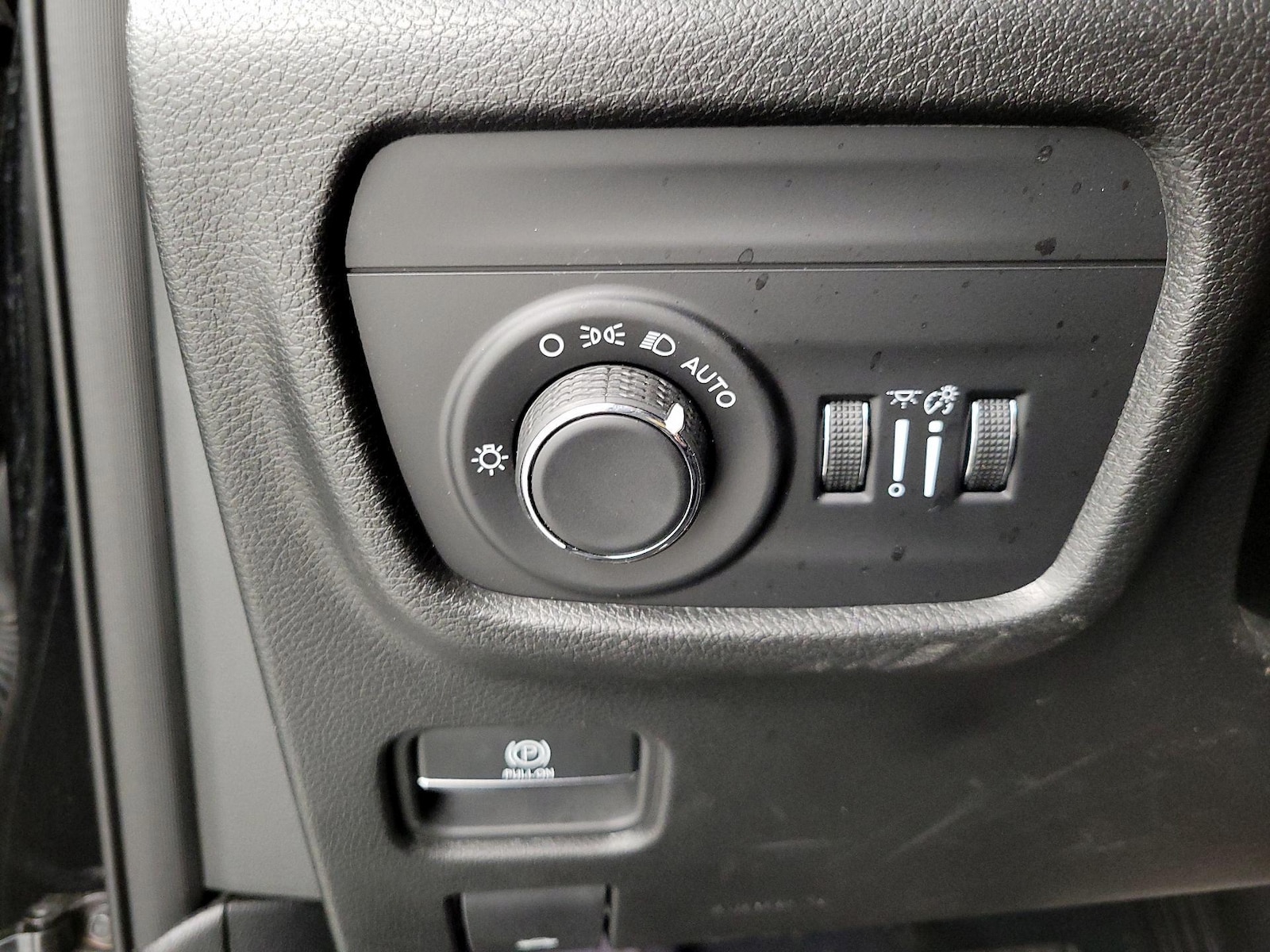 2023 Jeep Grand Cherokee Altitude - Photo 14