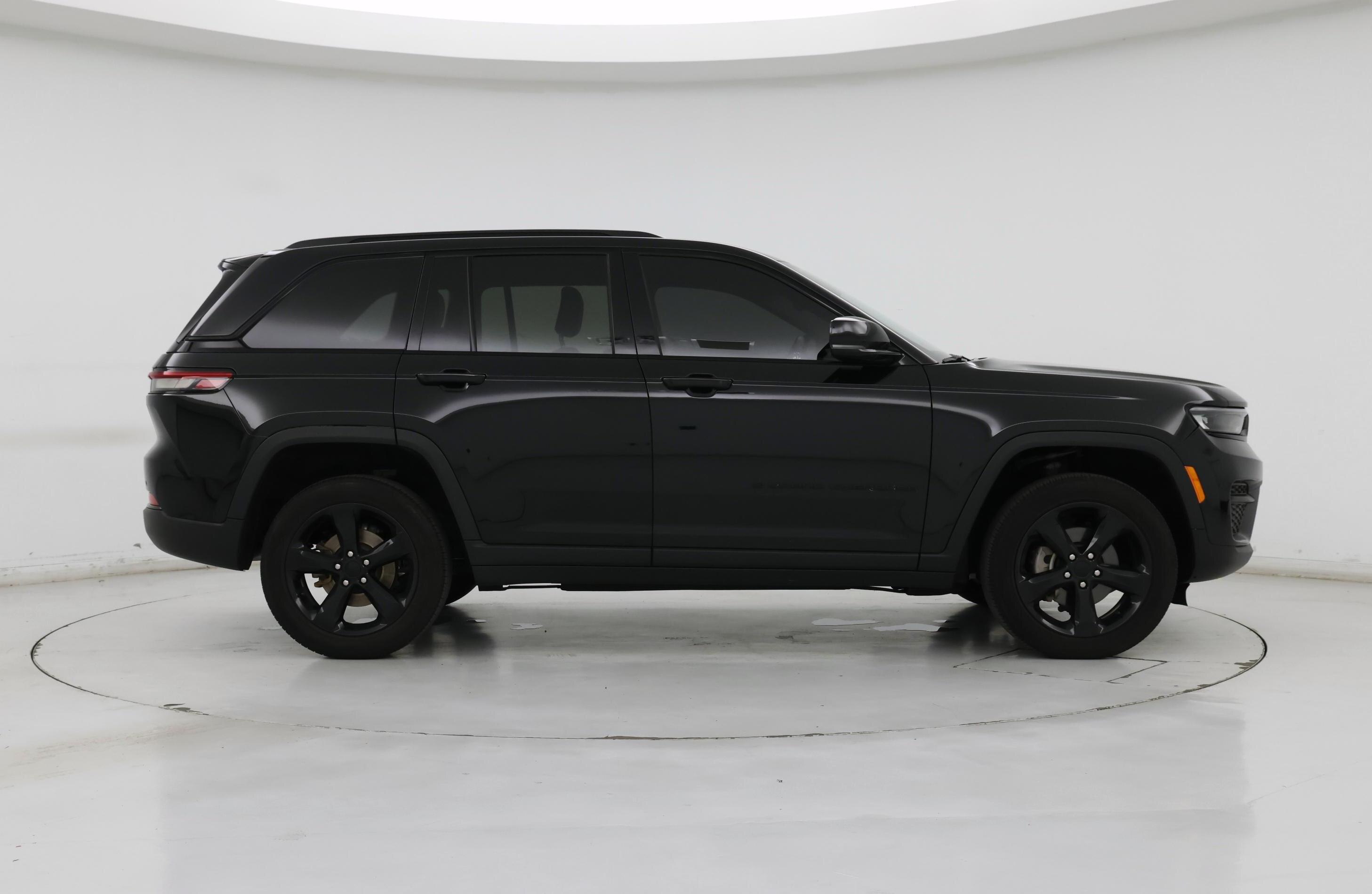 Thumbnail: 2023 Jeep Grand Cherokee - 7