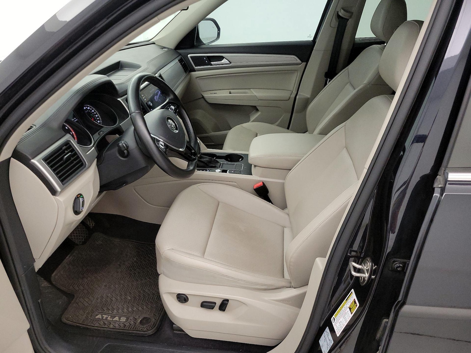 2018 Volkswagen Atlas SE - Photo 12