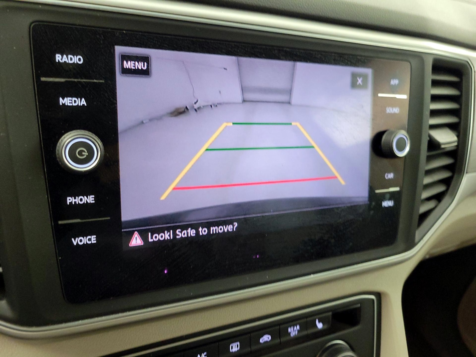 2018 Volkswagen Atlas SE - Photo 15