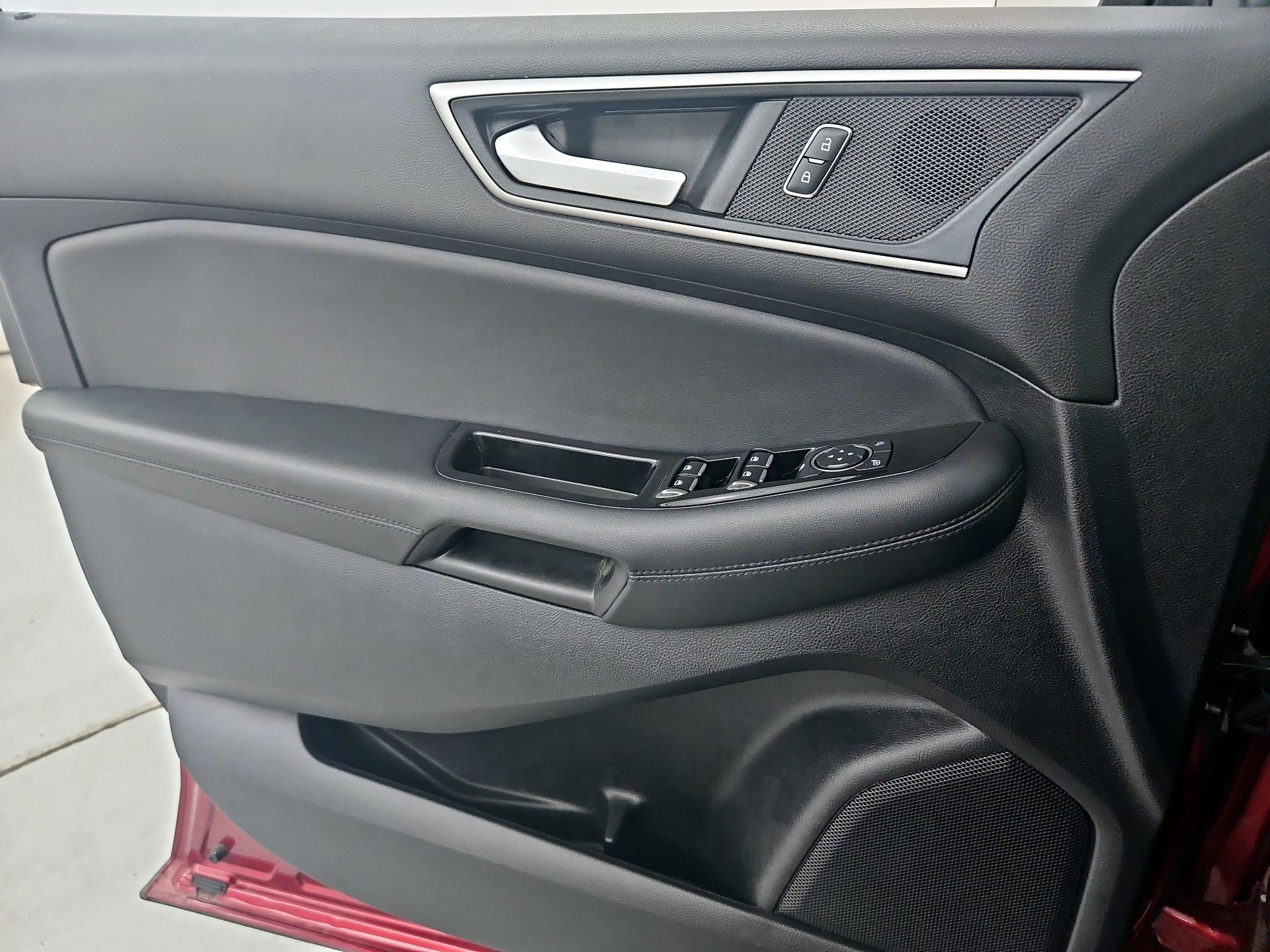 Thumbnail: 2019 Ford Edge - 12