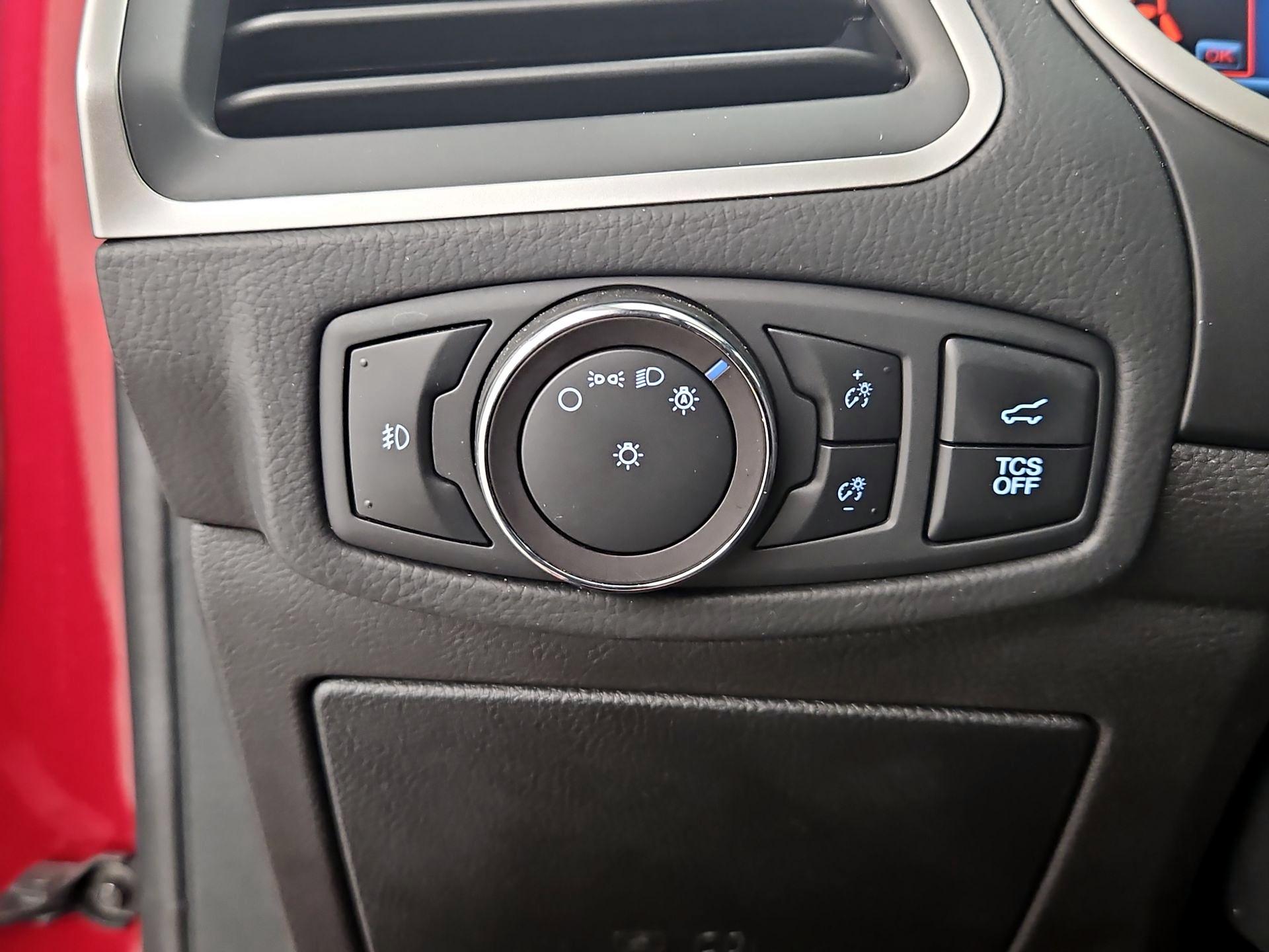 Thumbnail: 2019 Ford Edge - 13