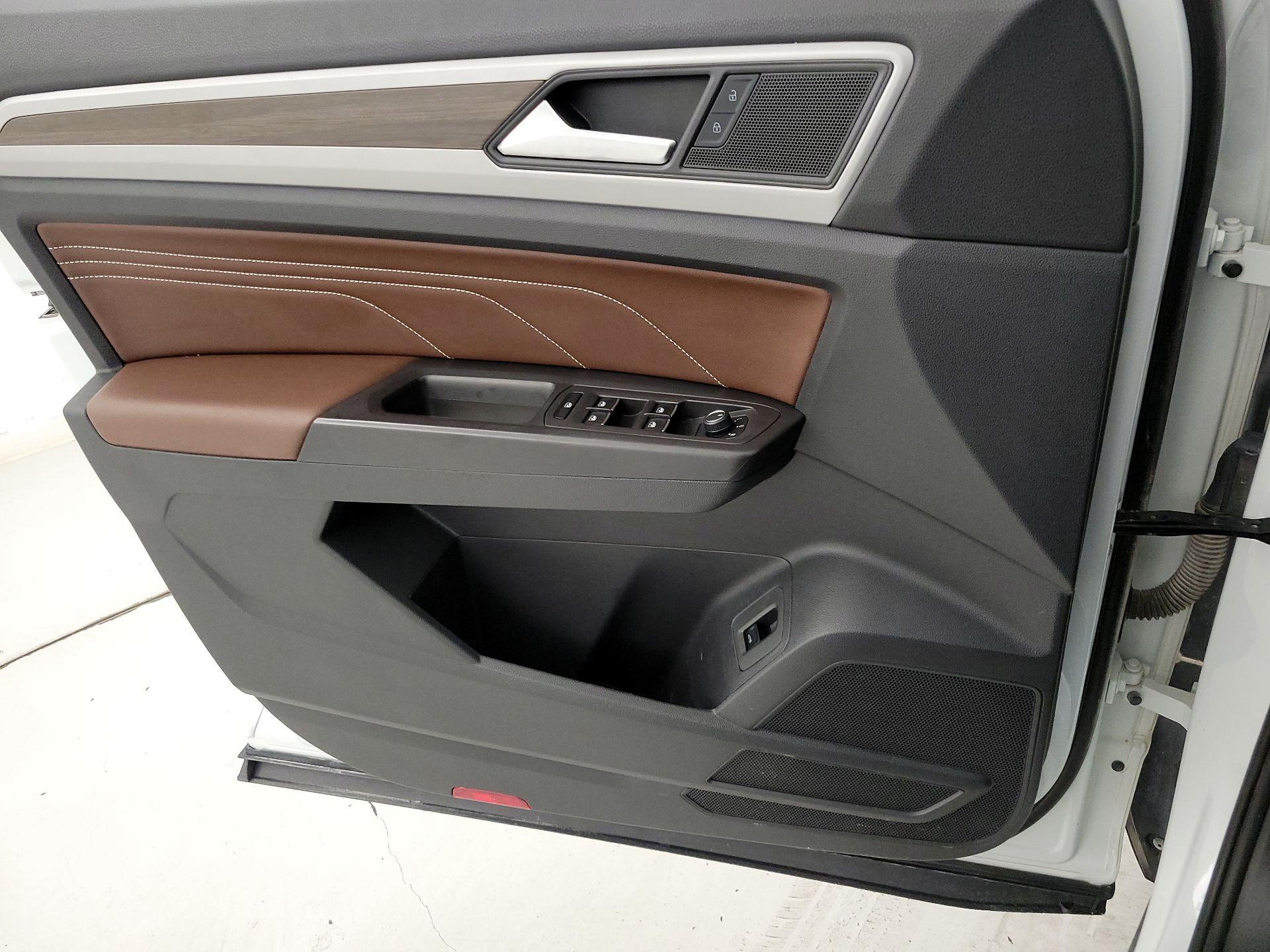 Thumbnail: 2023 Volkswagen Atlas - 12