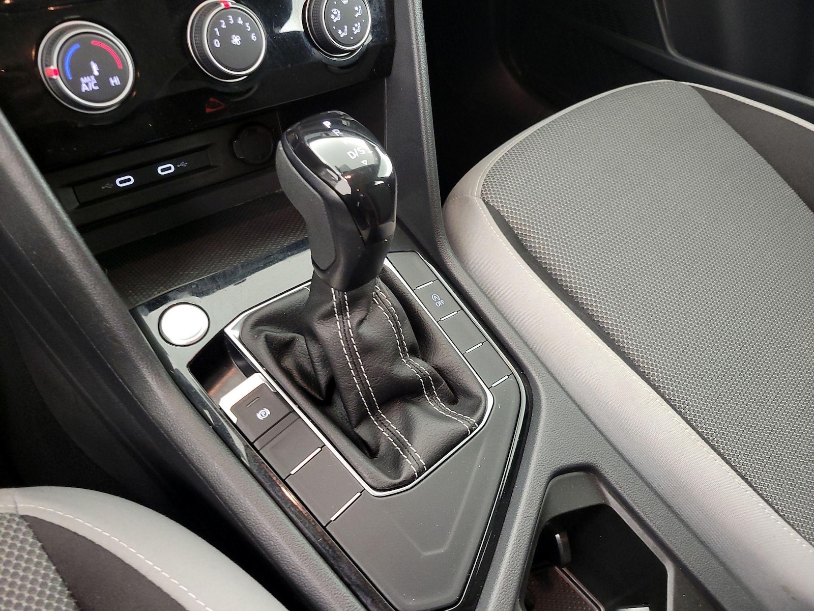 2023 Volkswagen Taos S - Photo 18