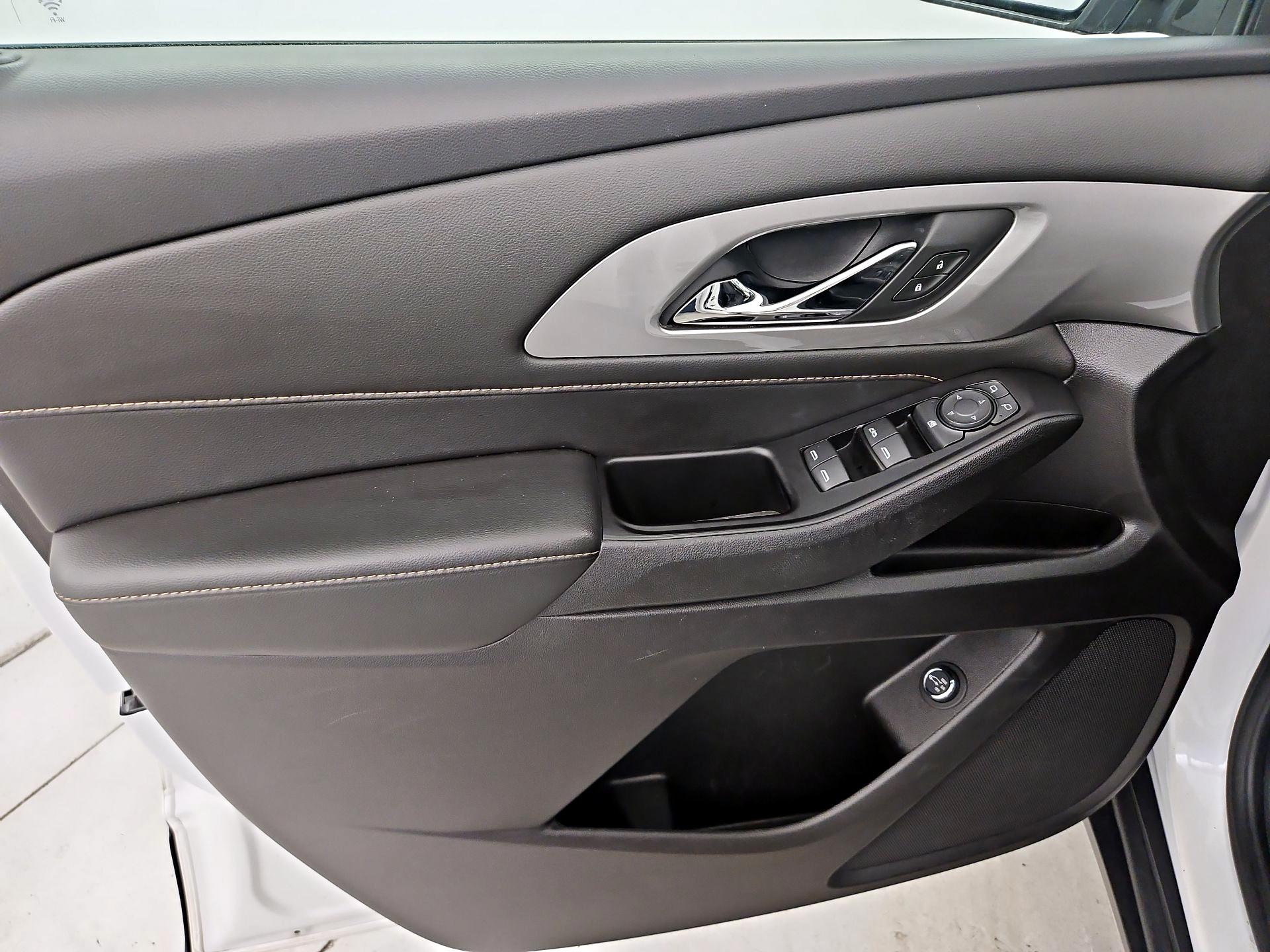 Thumbnail: 2020 Chevrolet Traverse - 12