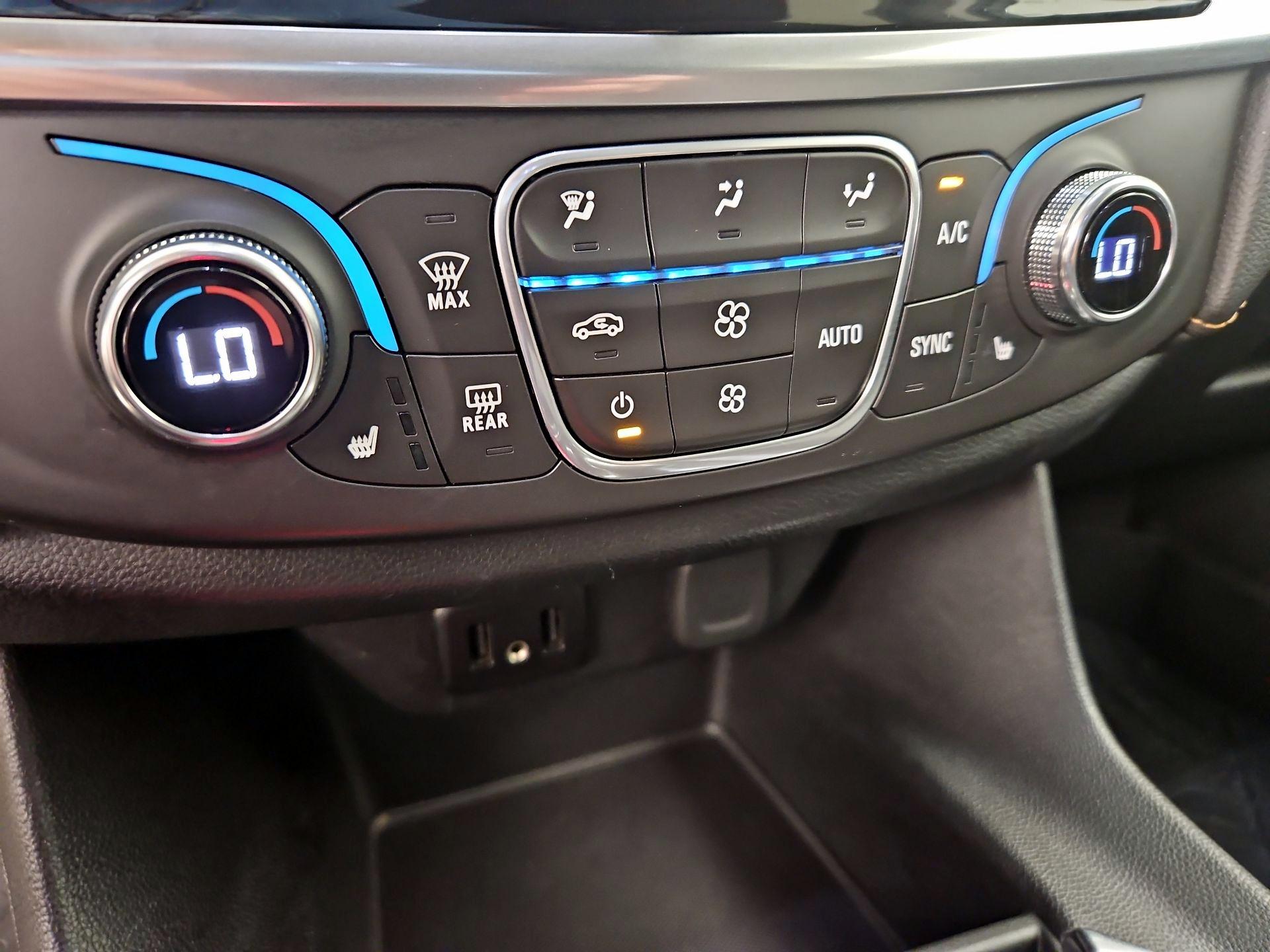 Thumbnail: 2020 Chevrolet Traverse - 16