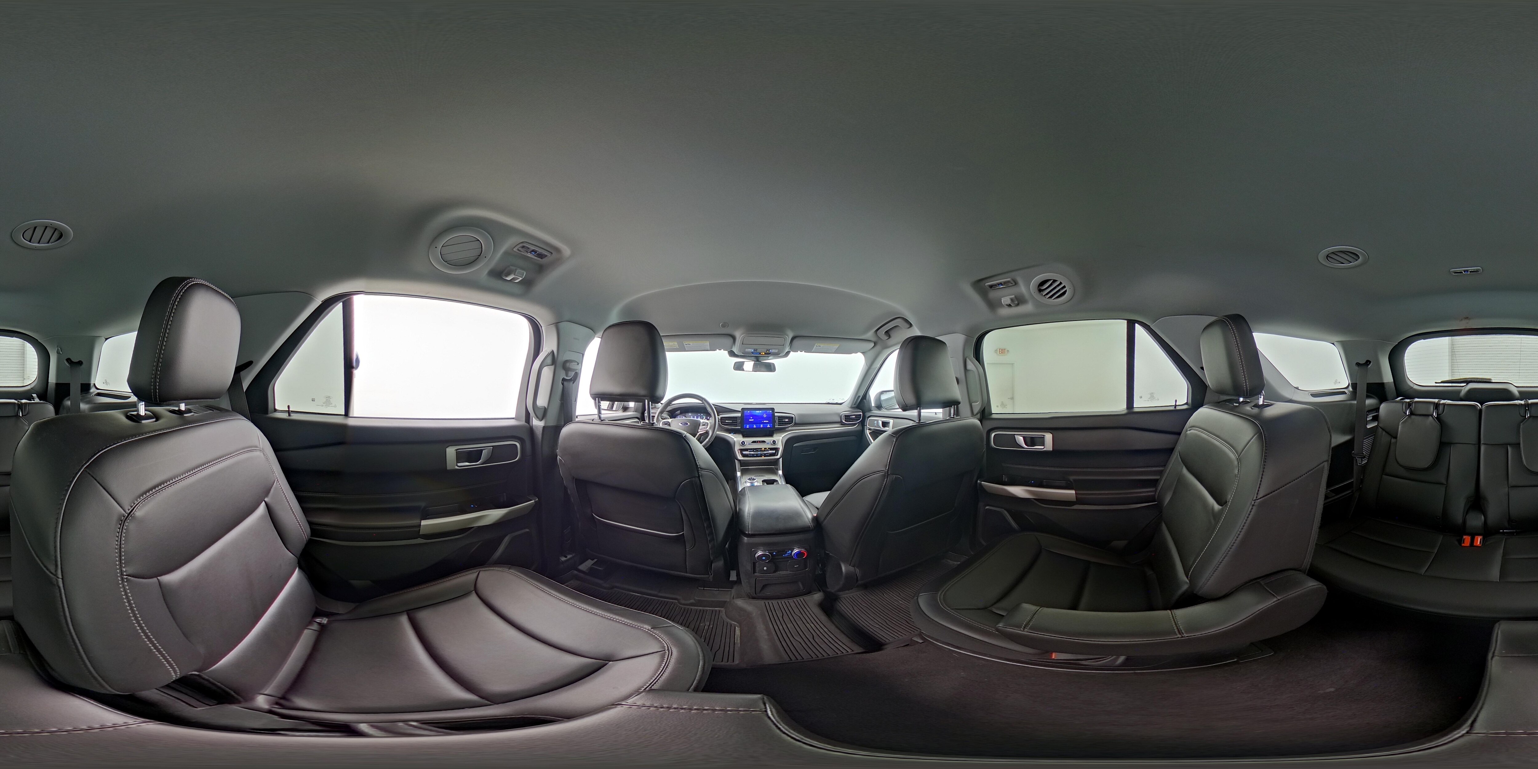 2022 Ford Explorer XLT - Photo 17