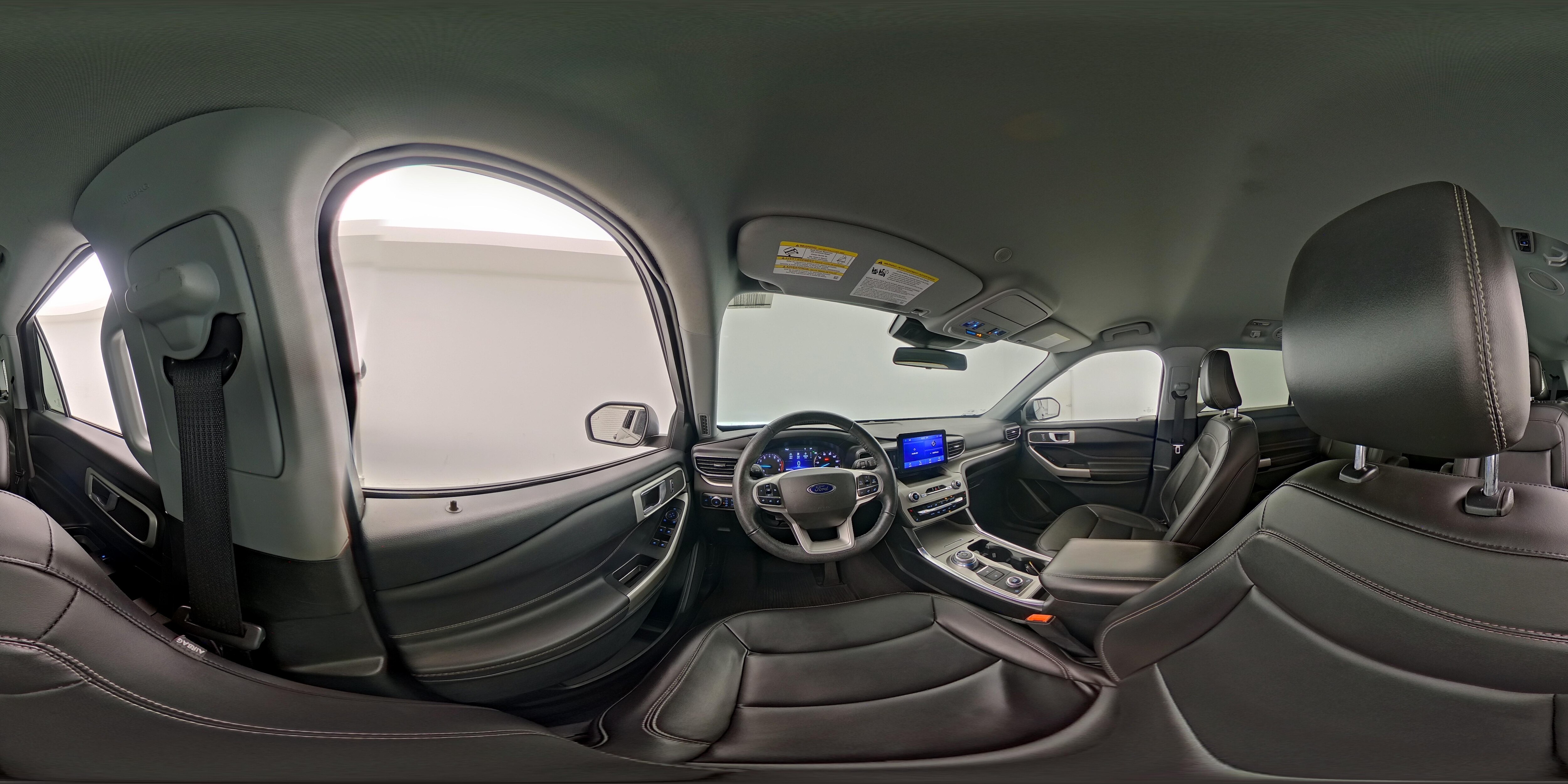 2022 Ford Explorer XLT - Photo 18