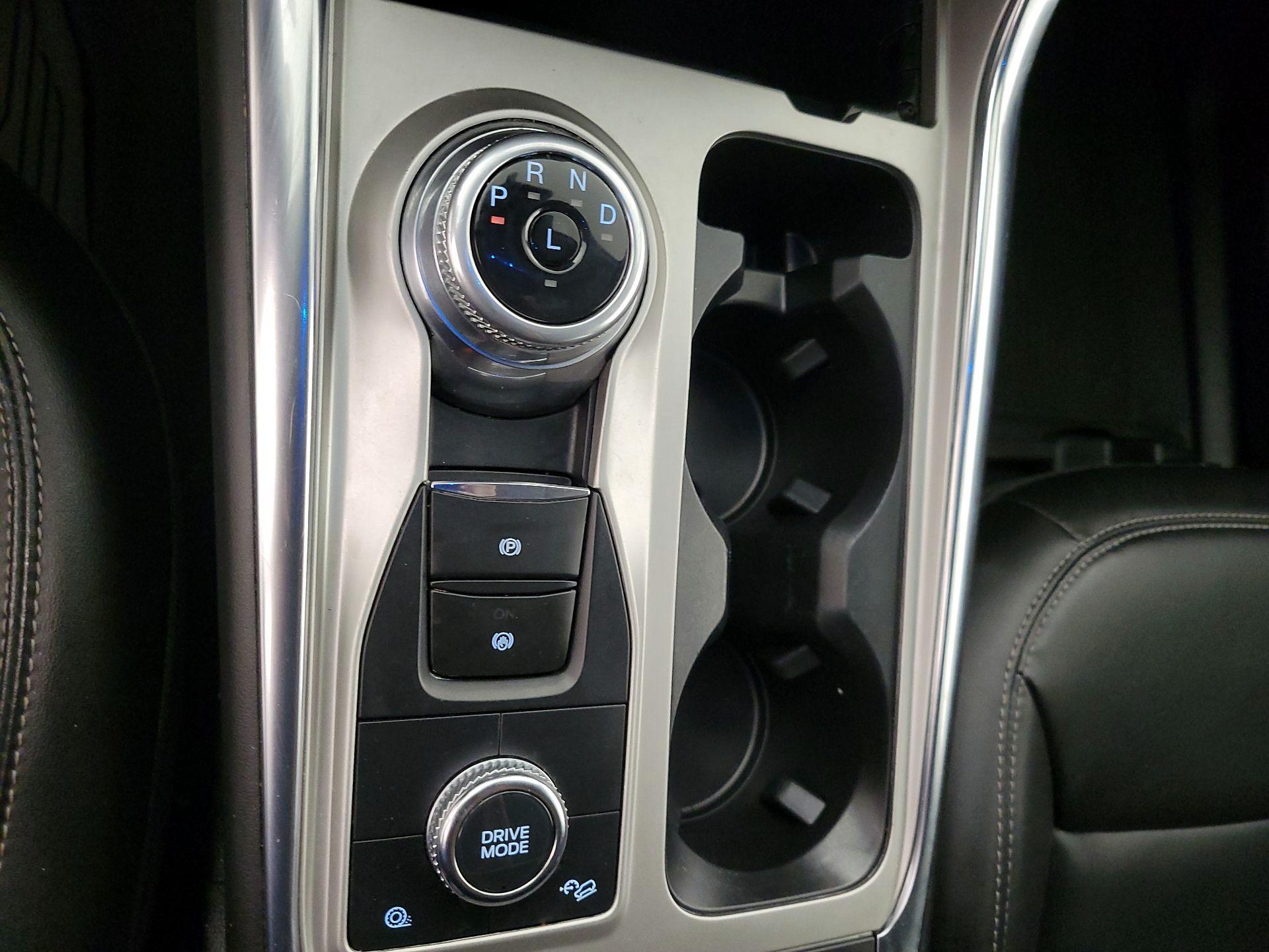 Thumbnail: 2022 Ford Explorer - 17