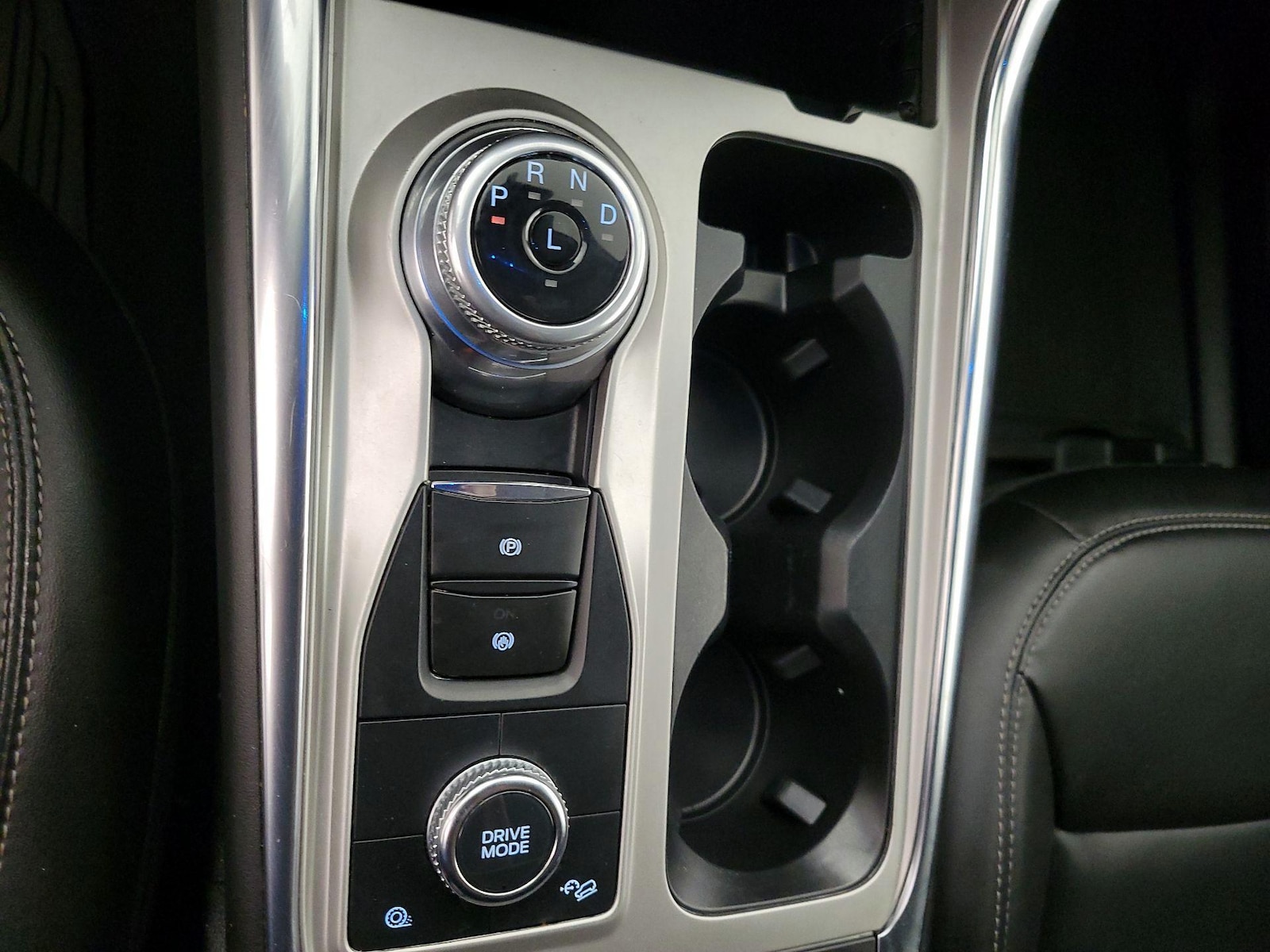 2022 Ford Explorer XLT - Photo 9