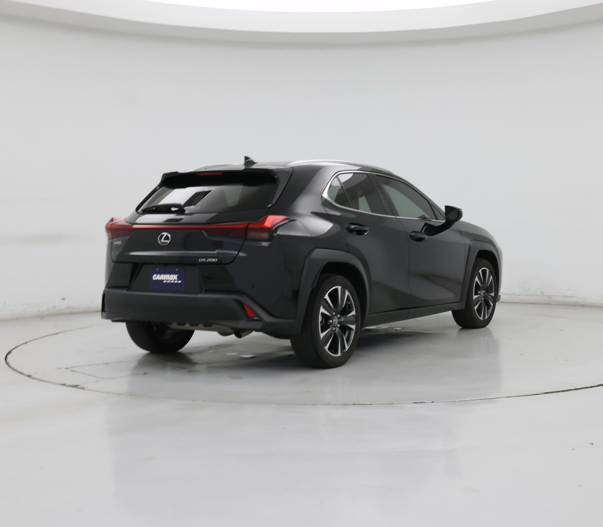 Thumbnail: 2021 Lexus UX - 8