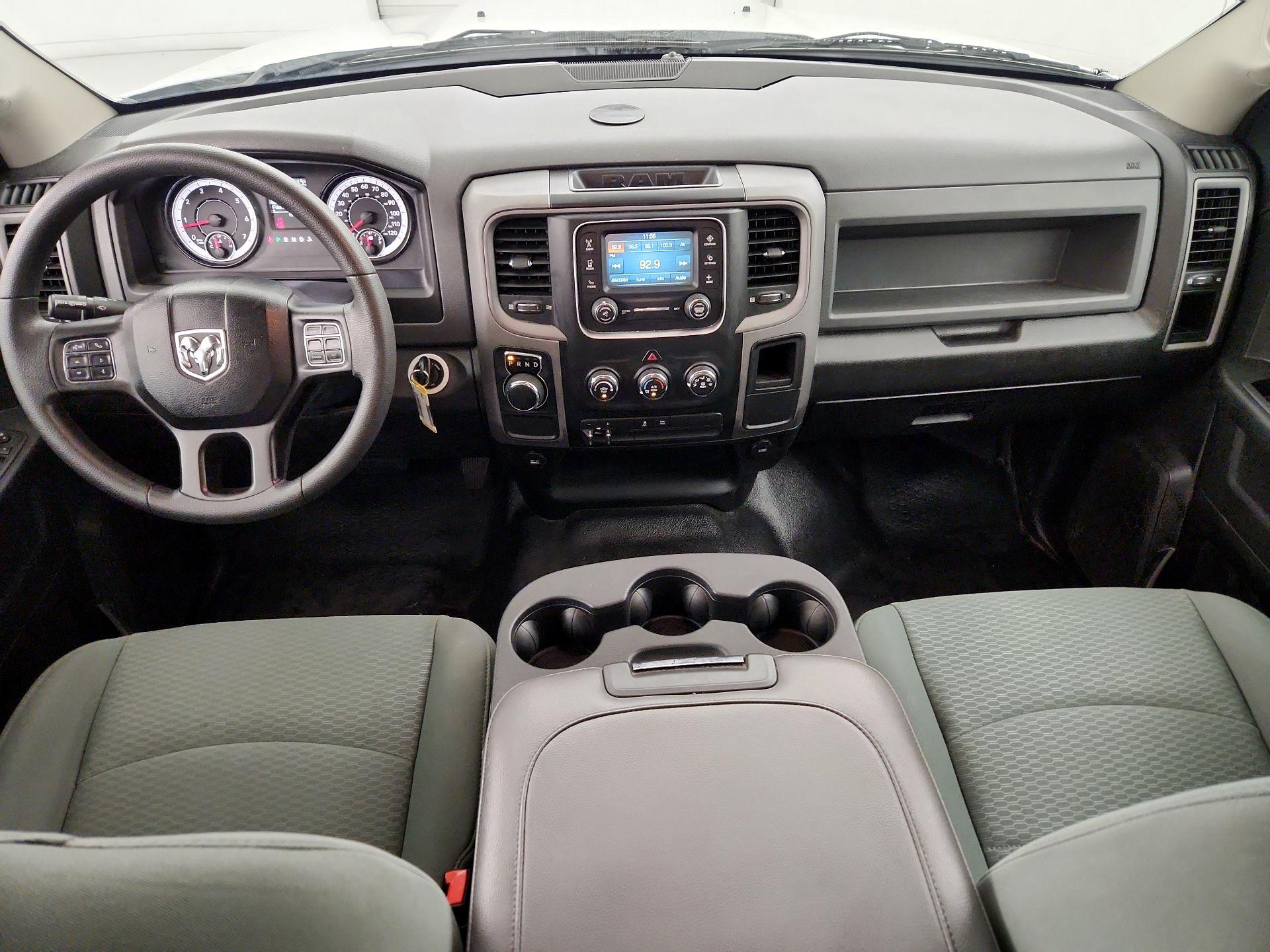 Thumbnail: 2020 RAM 1500 Classic - 9