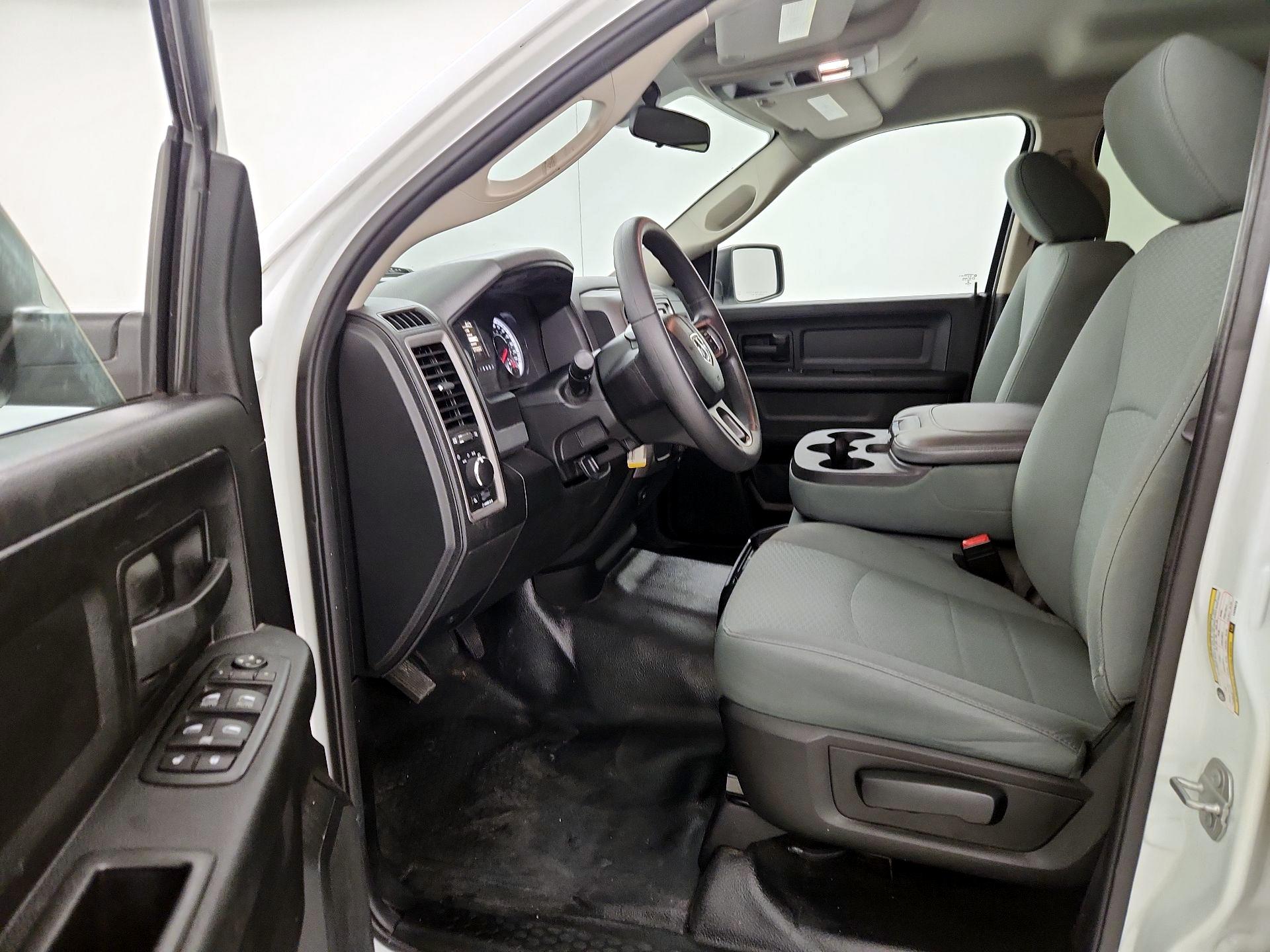 Thumbnail: 2020 RAM 1500 Classic - 11