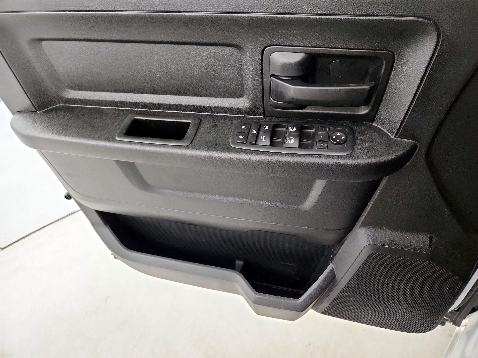 Thumbnail: 2020 RAM 1500 Classic - 12