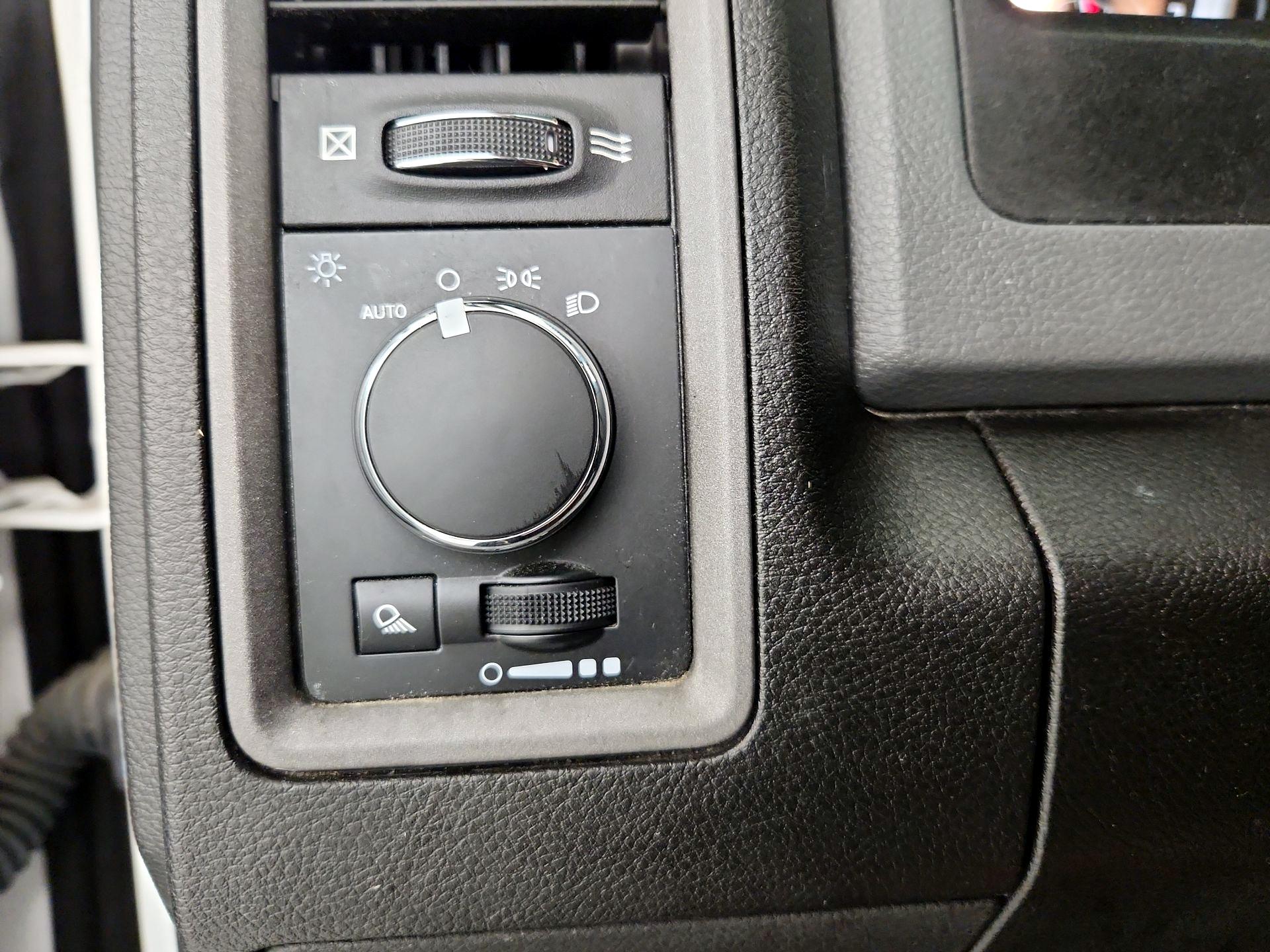 Thumbnail: 2020 RAM 1500 Classic - 13