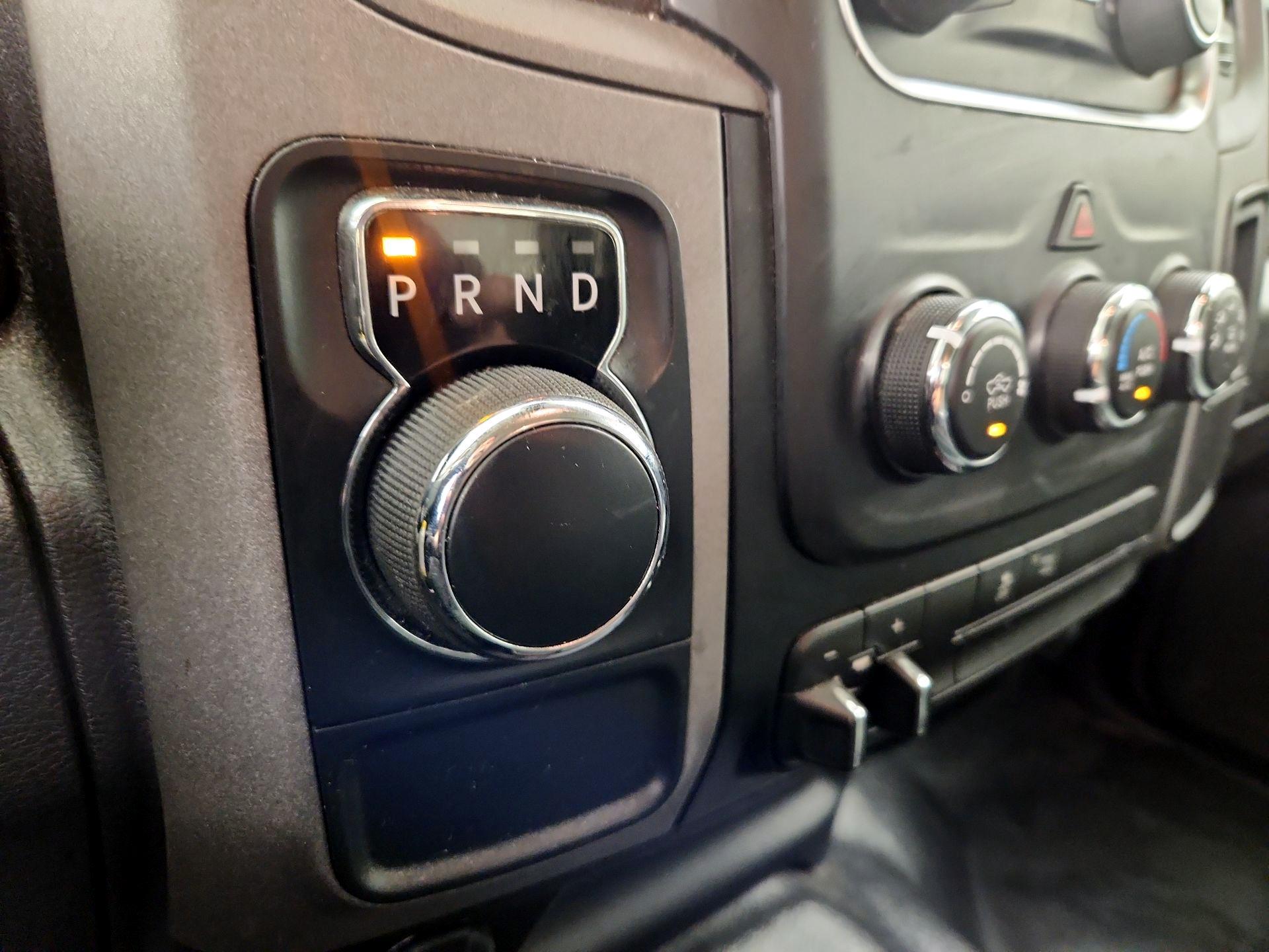 Thumbnail: 2020 RAM 1500 Classic - 17