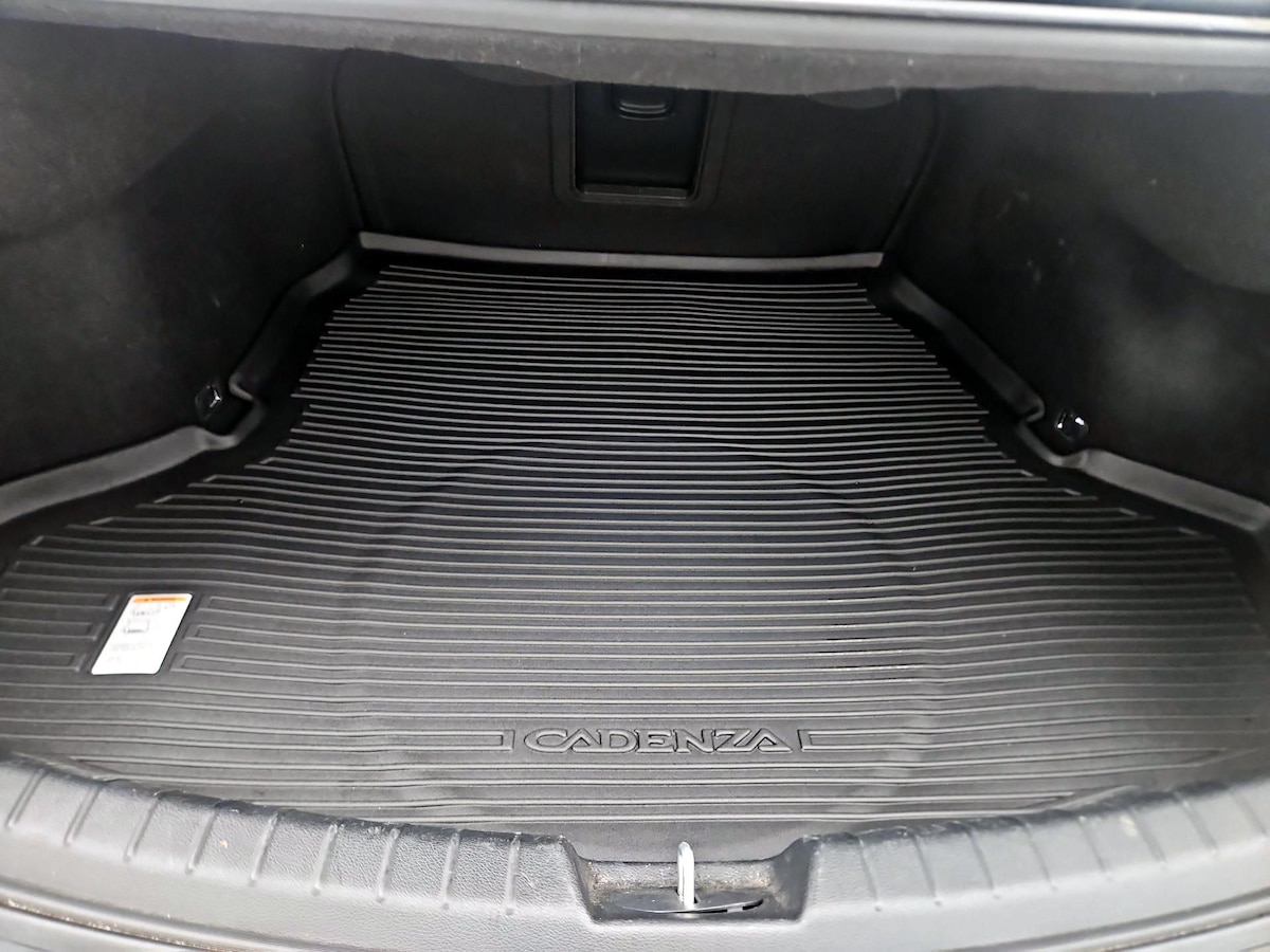 Trunk/Cargo (Seats Up)