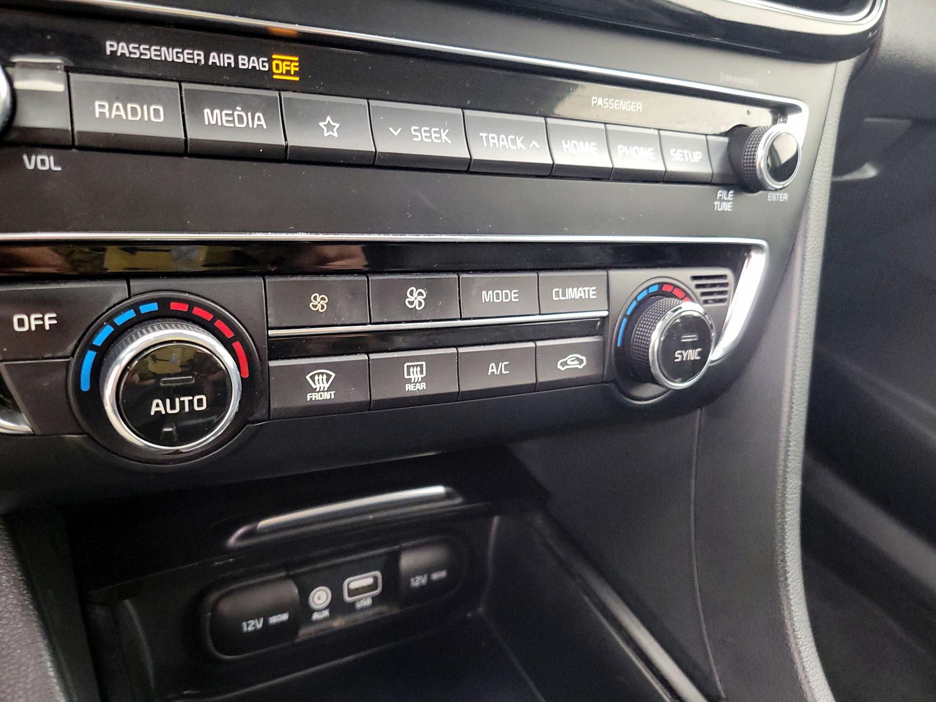 Thumbnail: 2019 Kia Optima - 16