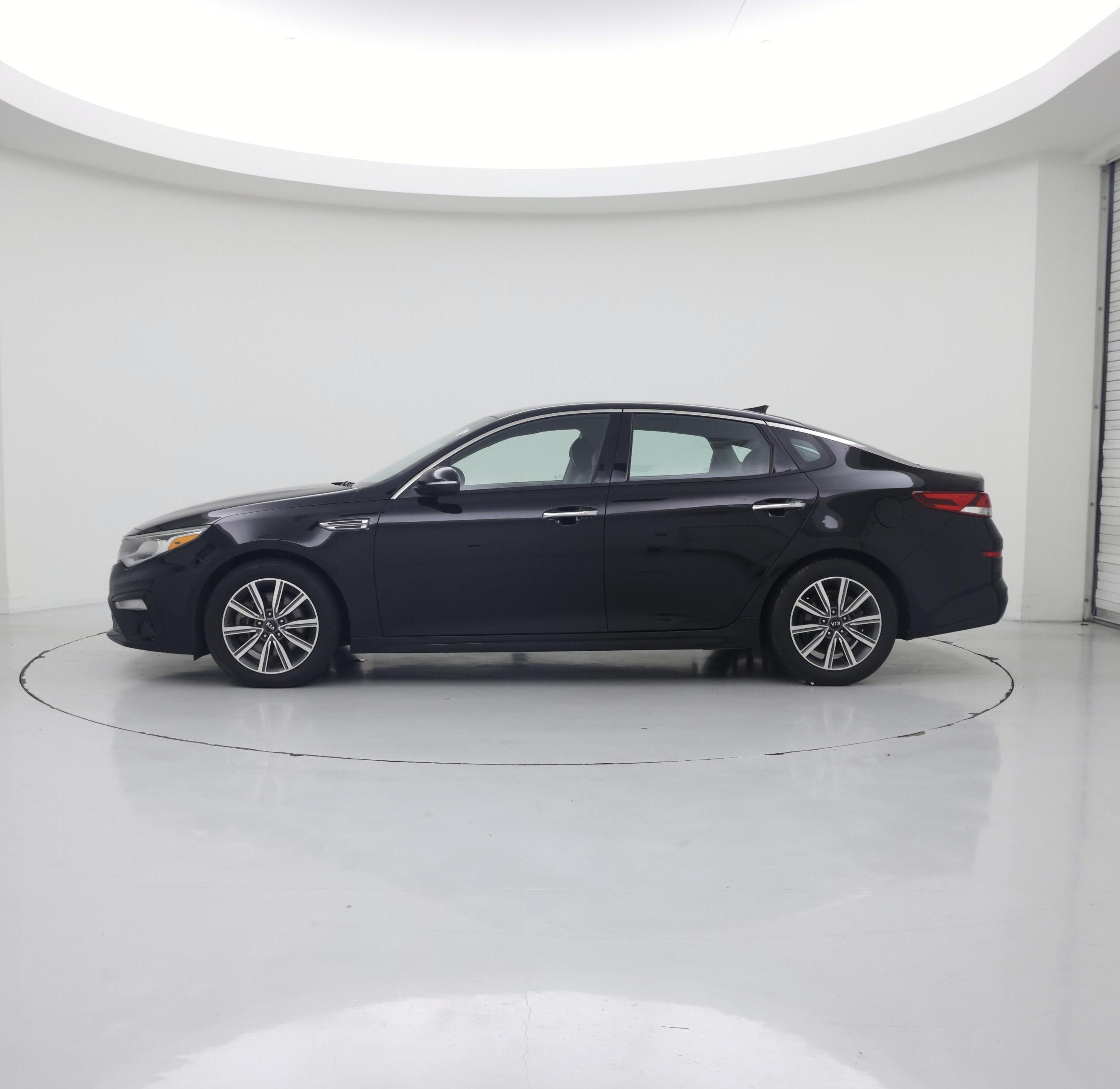 Thumbnail: 2019 Kia Optima - 3