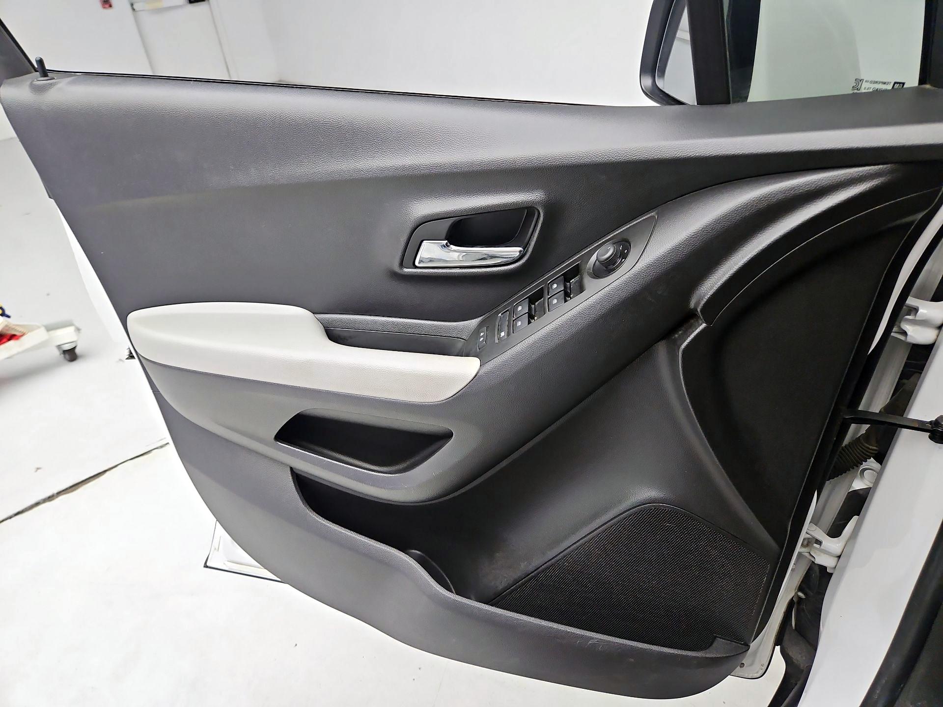 Thumbnail: 2022 Chevrolet Trax - 12