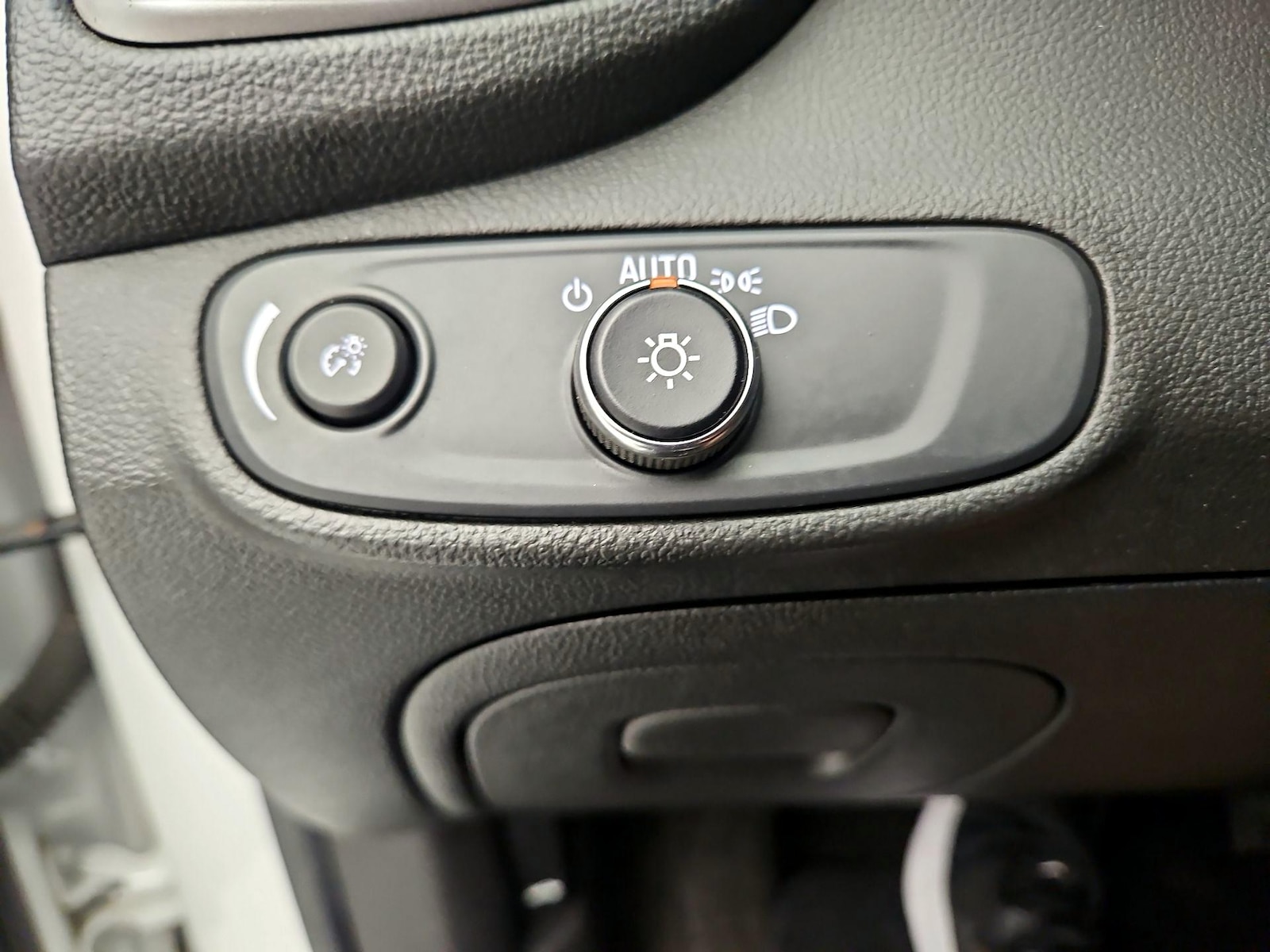 2022 Chevrolet Trax LT - Photo 14