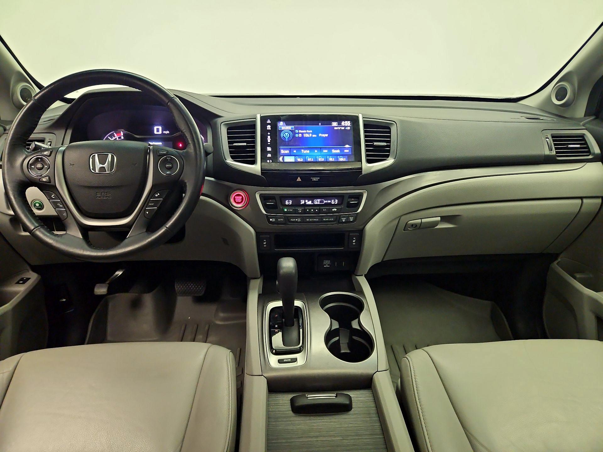 Thumbnail: 2017 Honda Pilot - 9