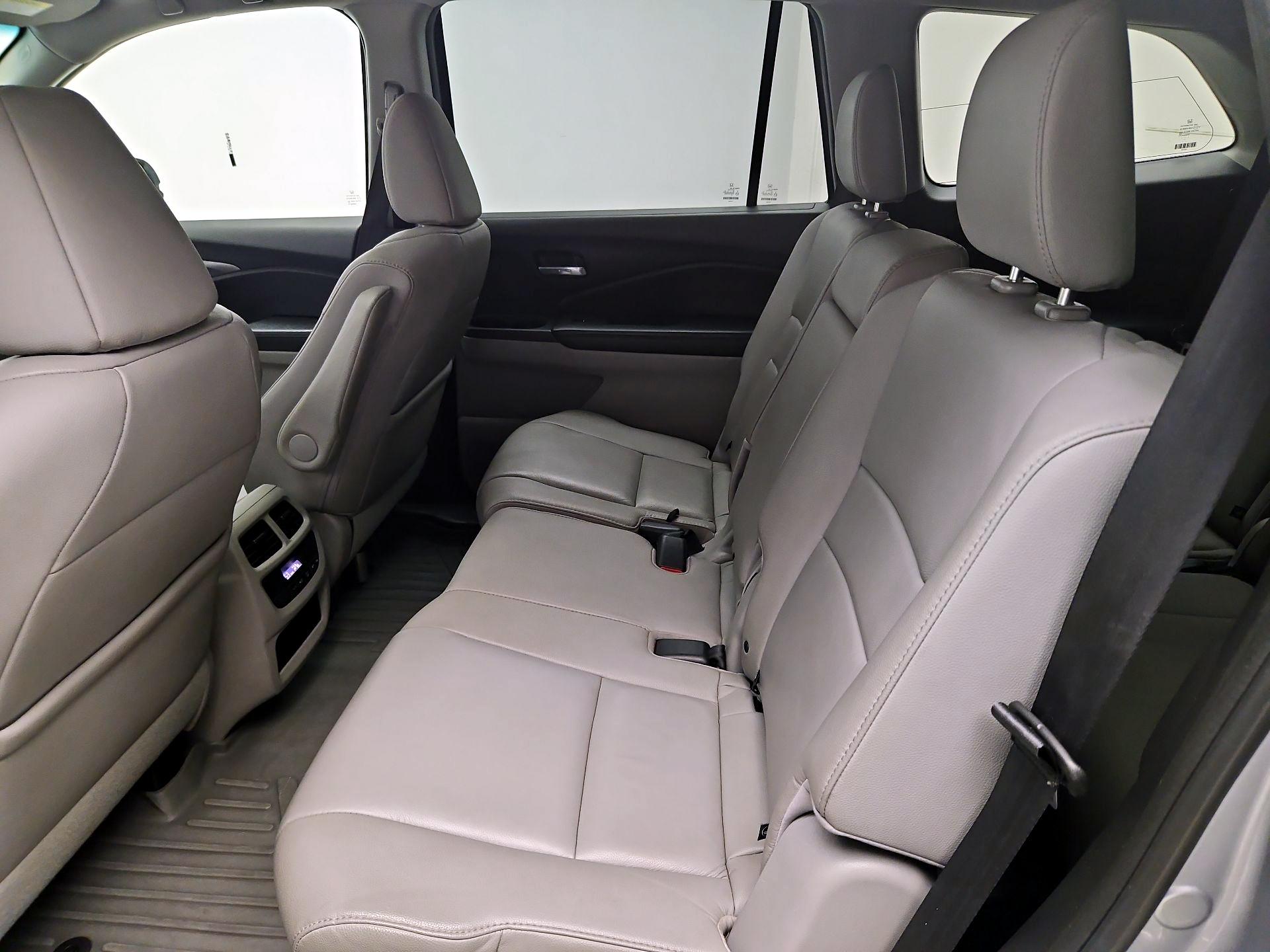 Thumbnail: 2017 Honda Pilot - 20
