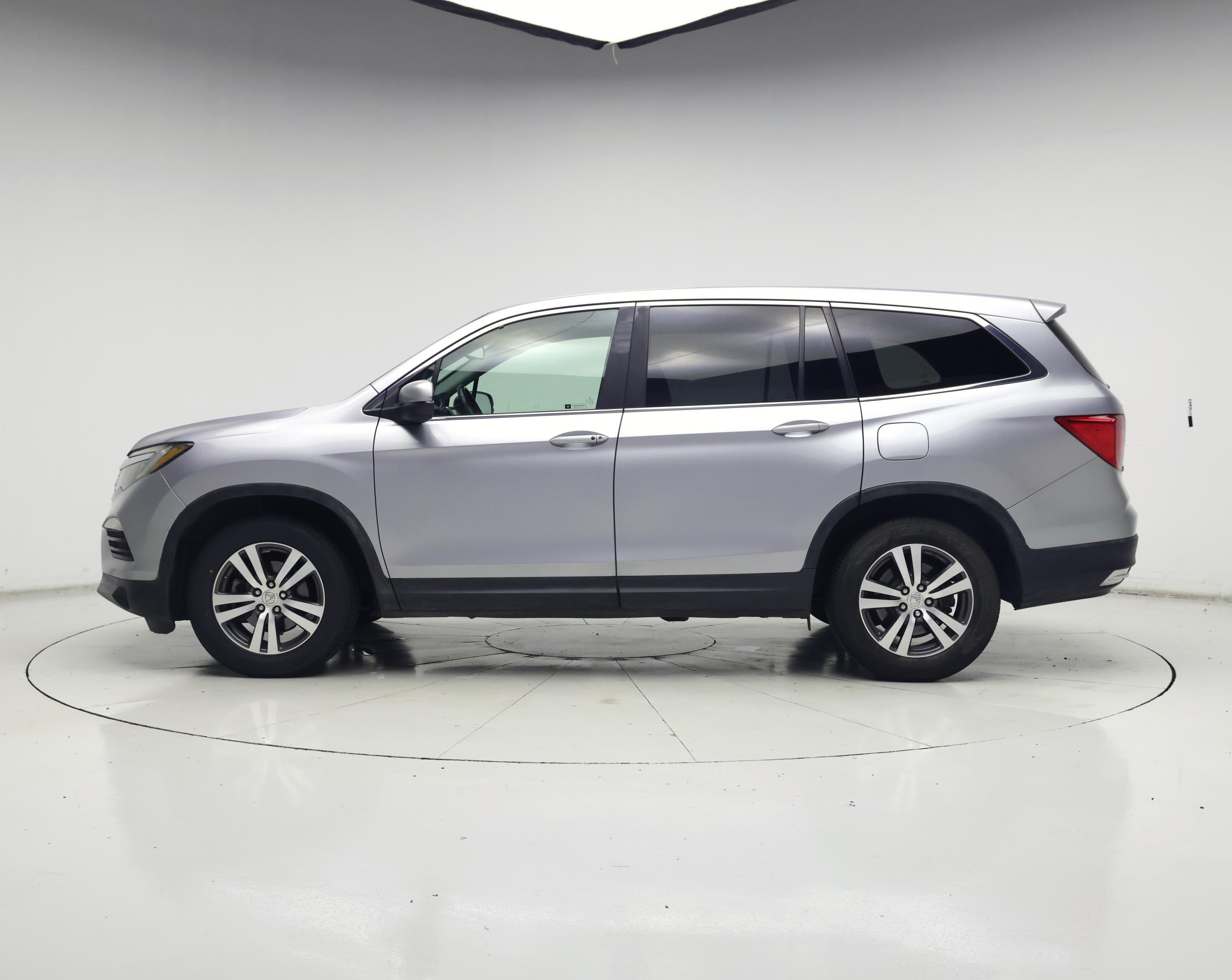 Thumbnail: 2017 Honda Pilot - 3