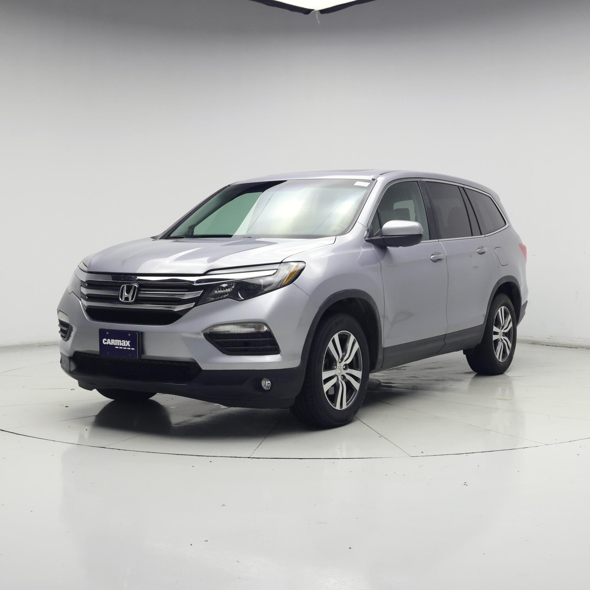 Thumbnail: 2017 Honda Pilot - 4