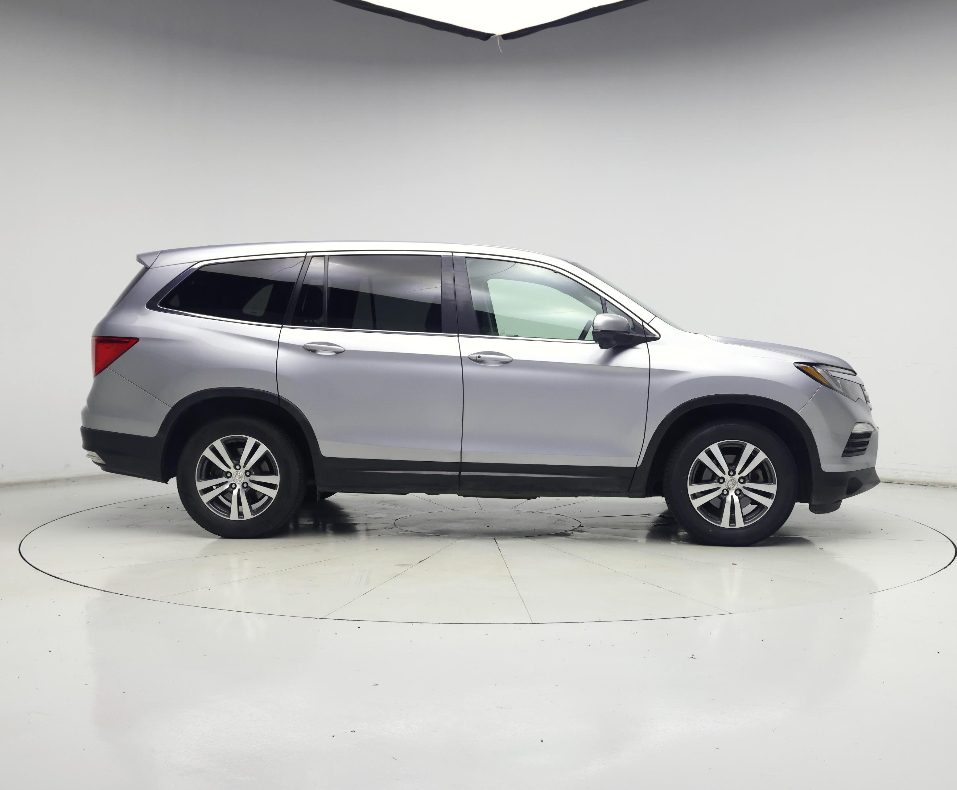 Thumbnail: 2017 Honda Pilot - 7