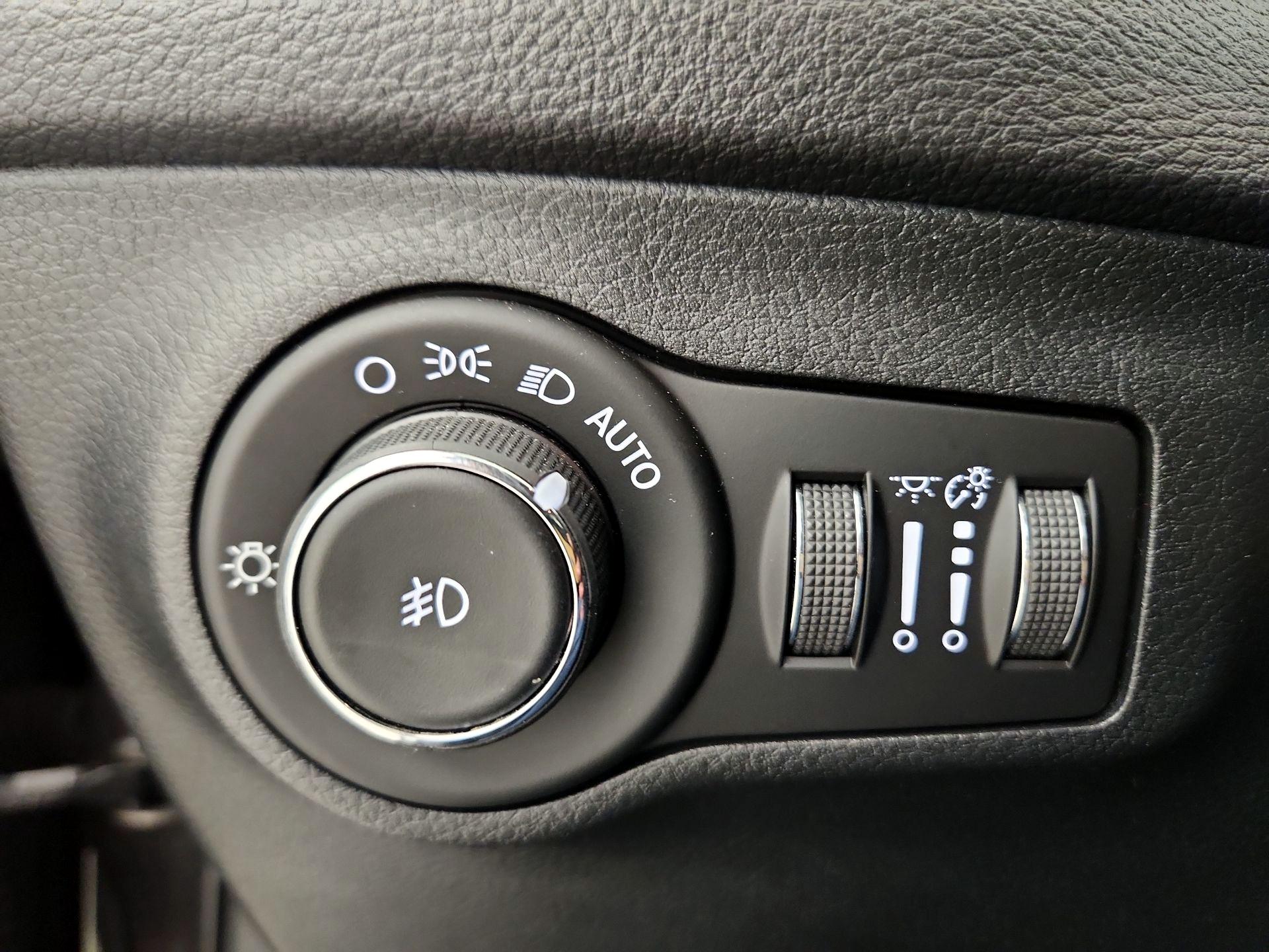 Thumbnail: 2018 Jeep Compass - 11