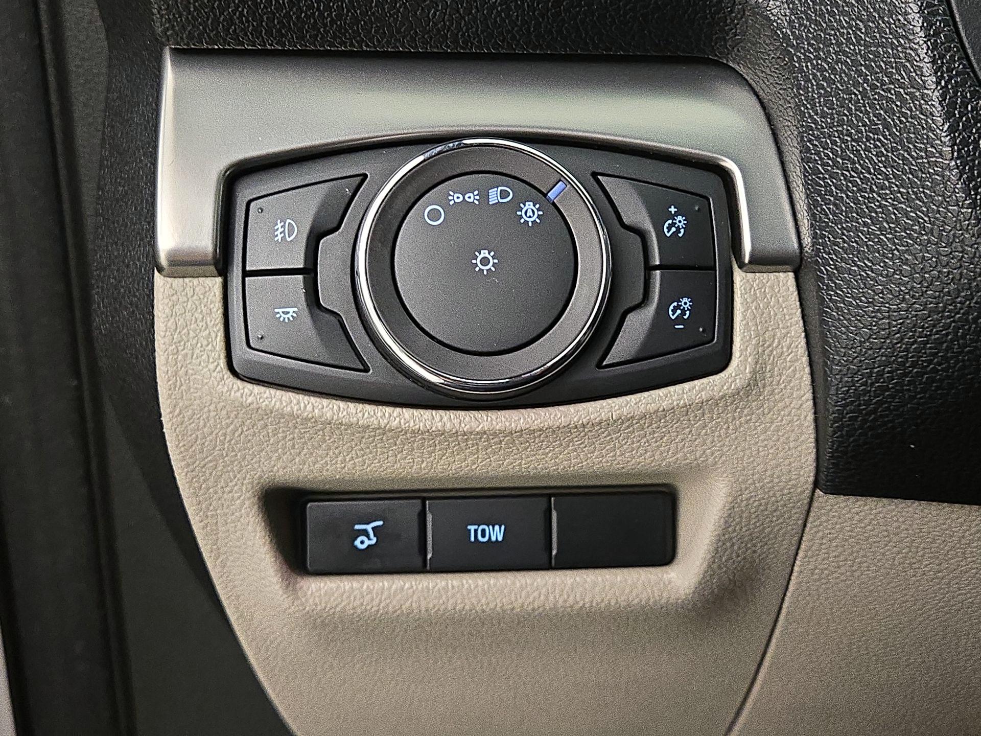 Thumbnail: 2018 Ford Explorer - 13