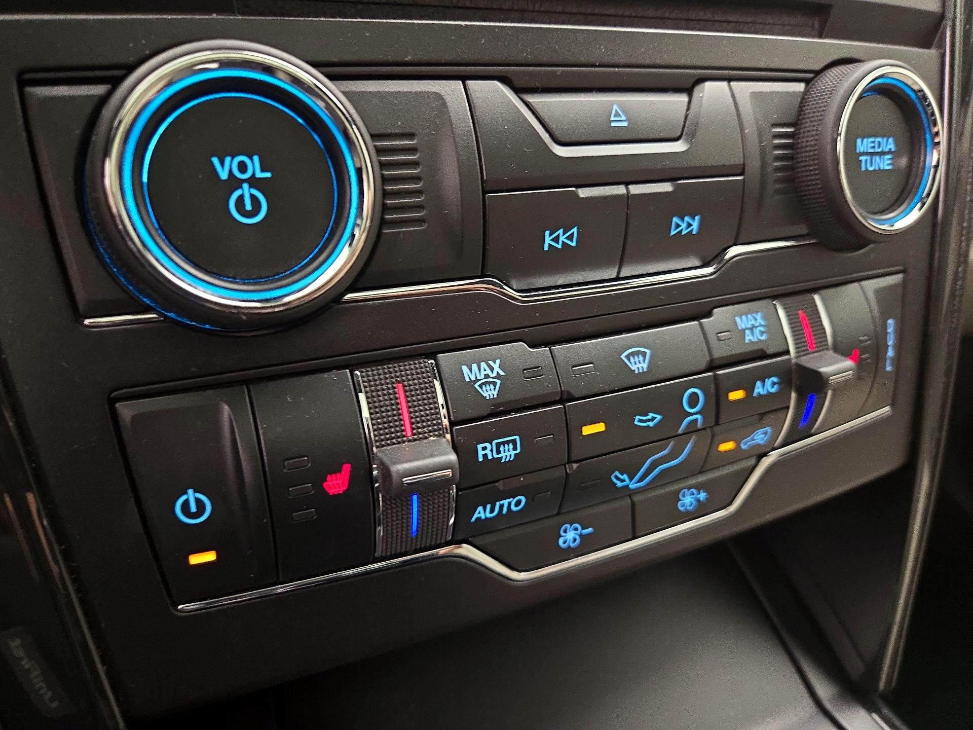 Thumbnail: 2018 Ford Explorer - 17