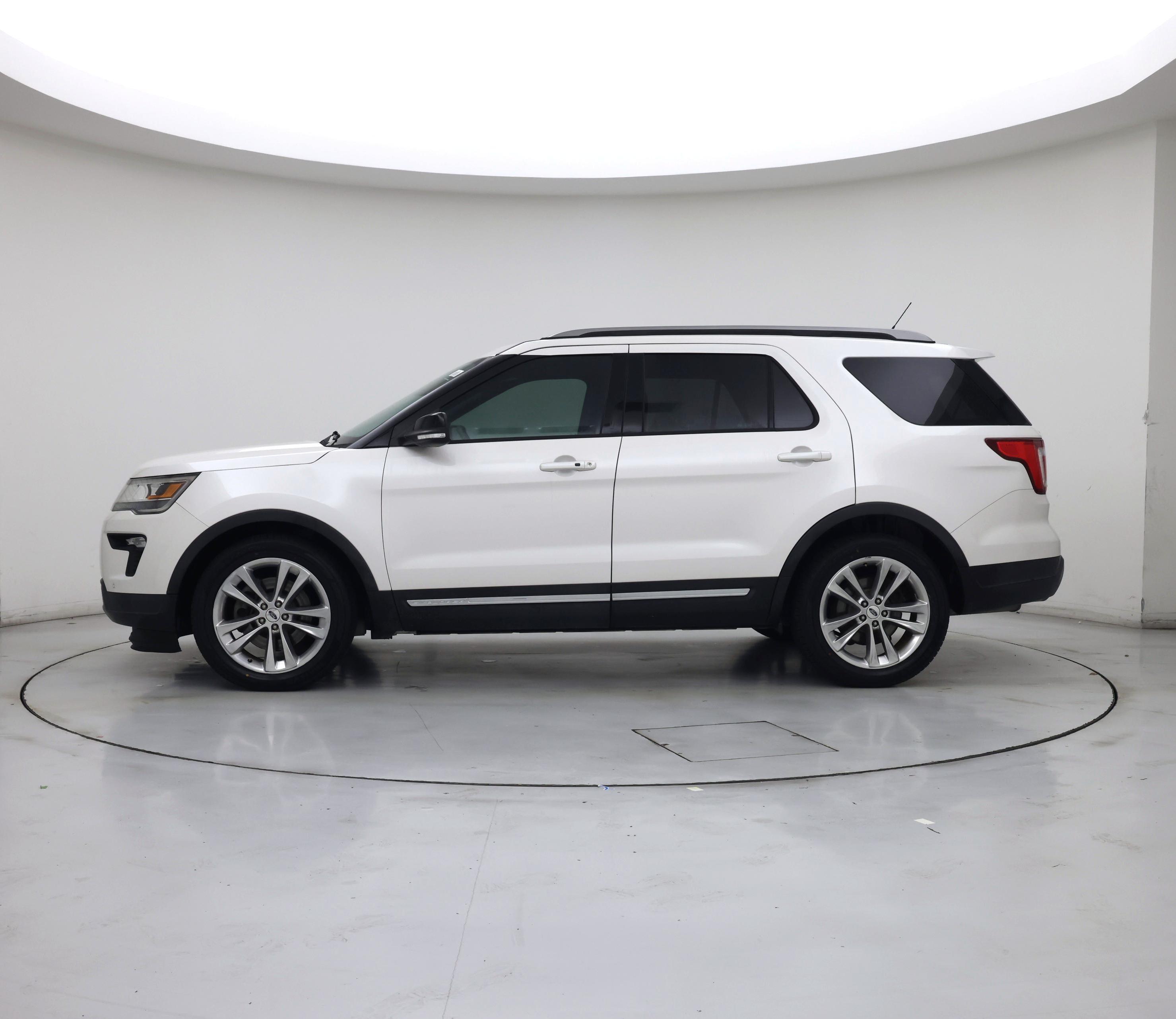 Thumbnail: 2018 Ford Explorer - 3