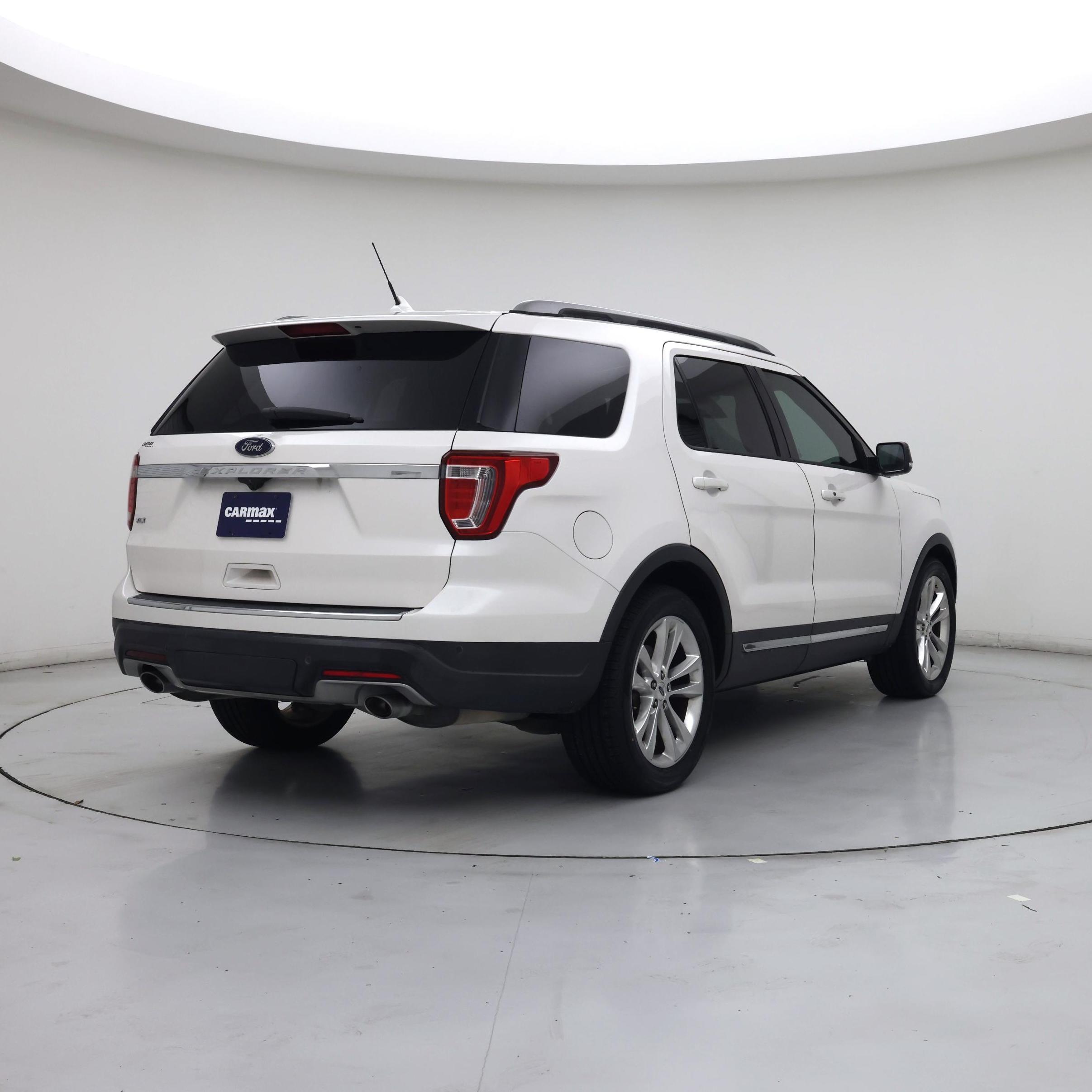 Thumbnail: 2018 Ford Explorer - 8
