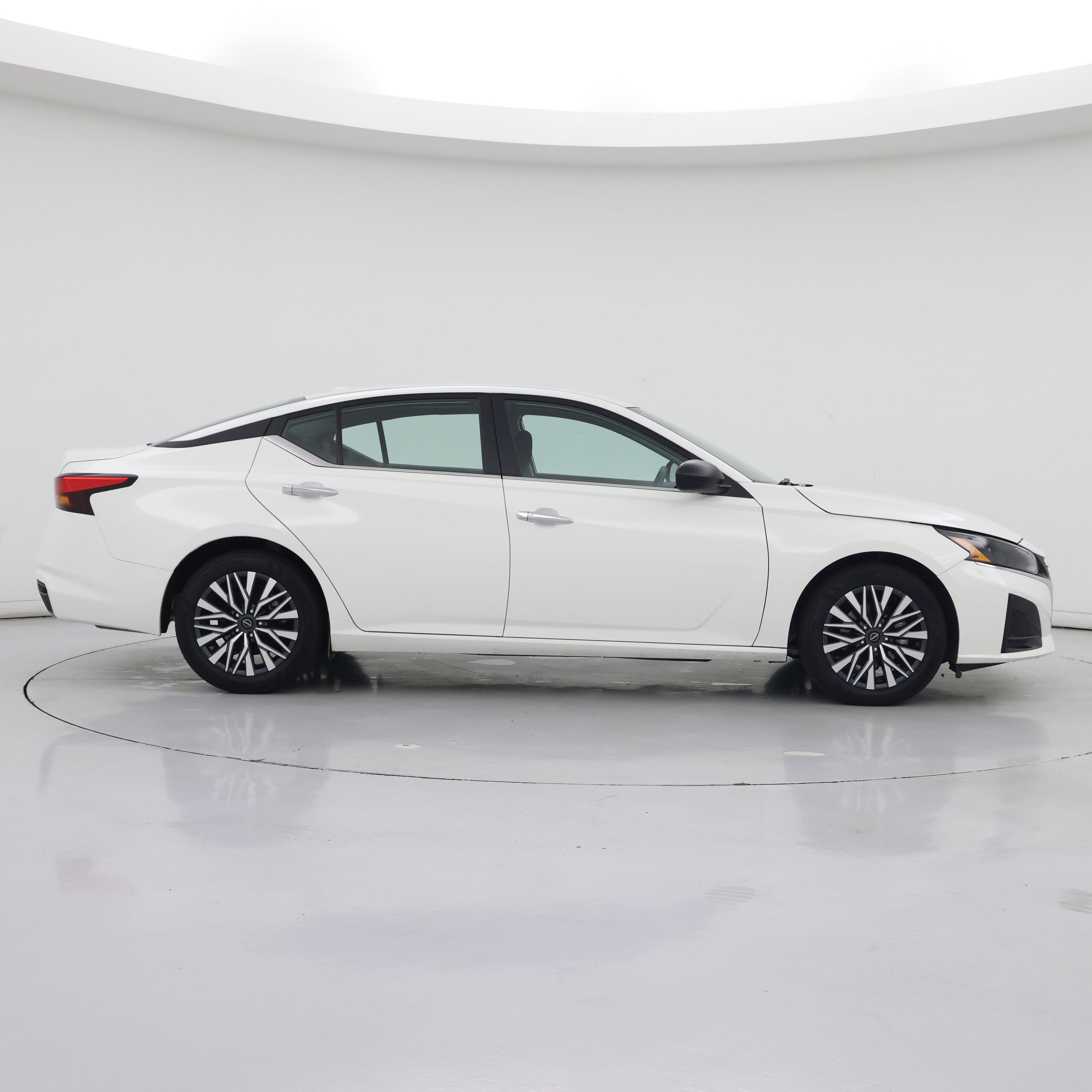 Thumbnail: 2025 Nissan Altima - 7