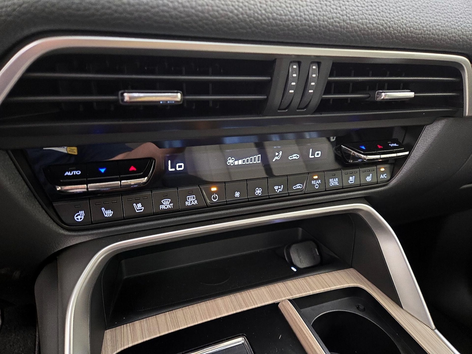 2026 Mazda CX-90 Preferred Package - Photo 17