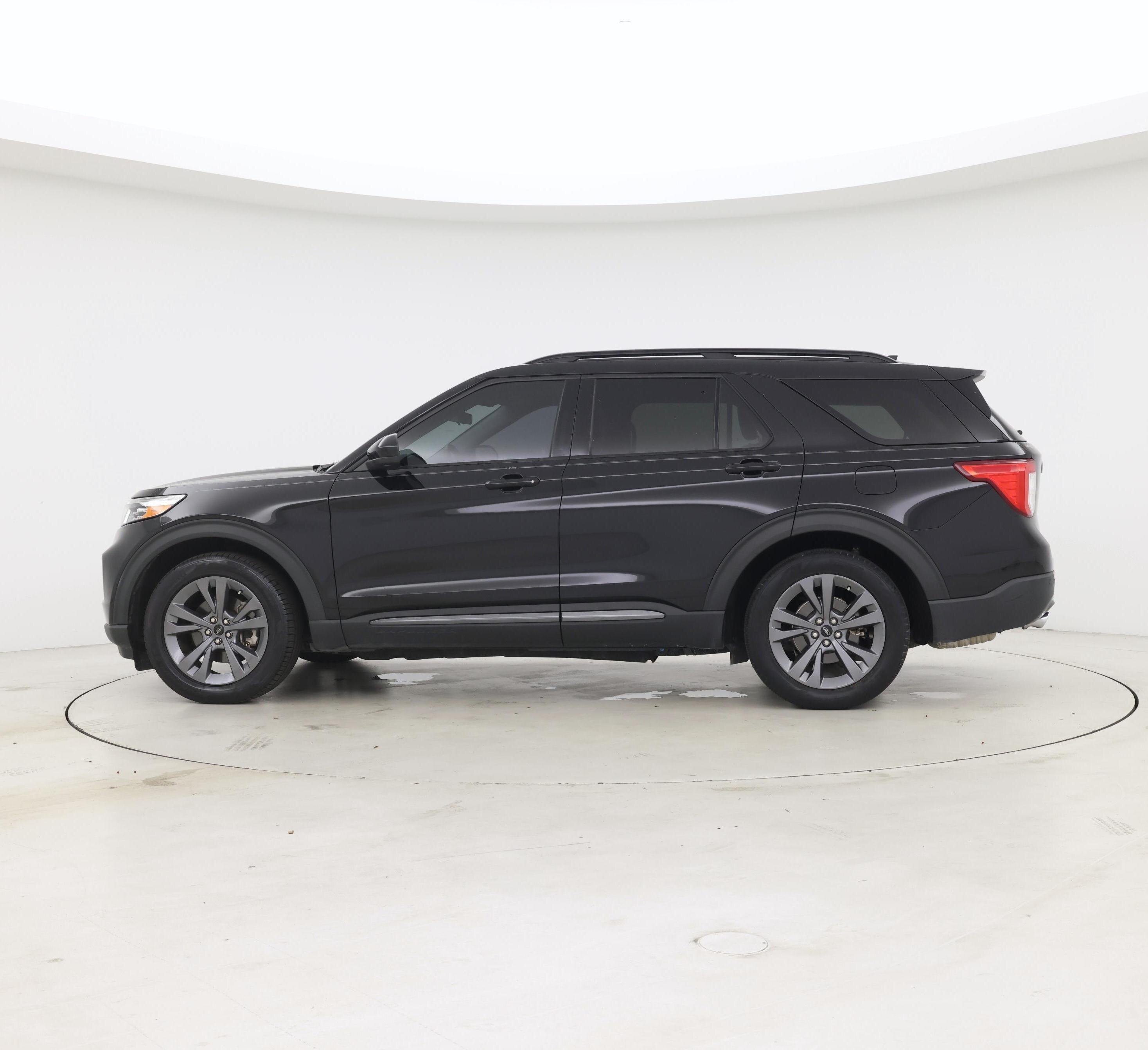 Thumbnail: 2022 Ford Explorer - 3