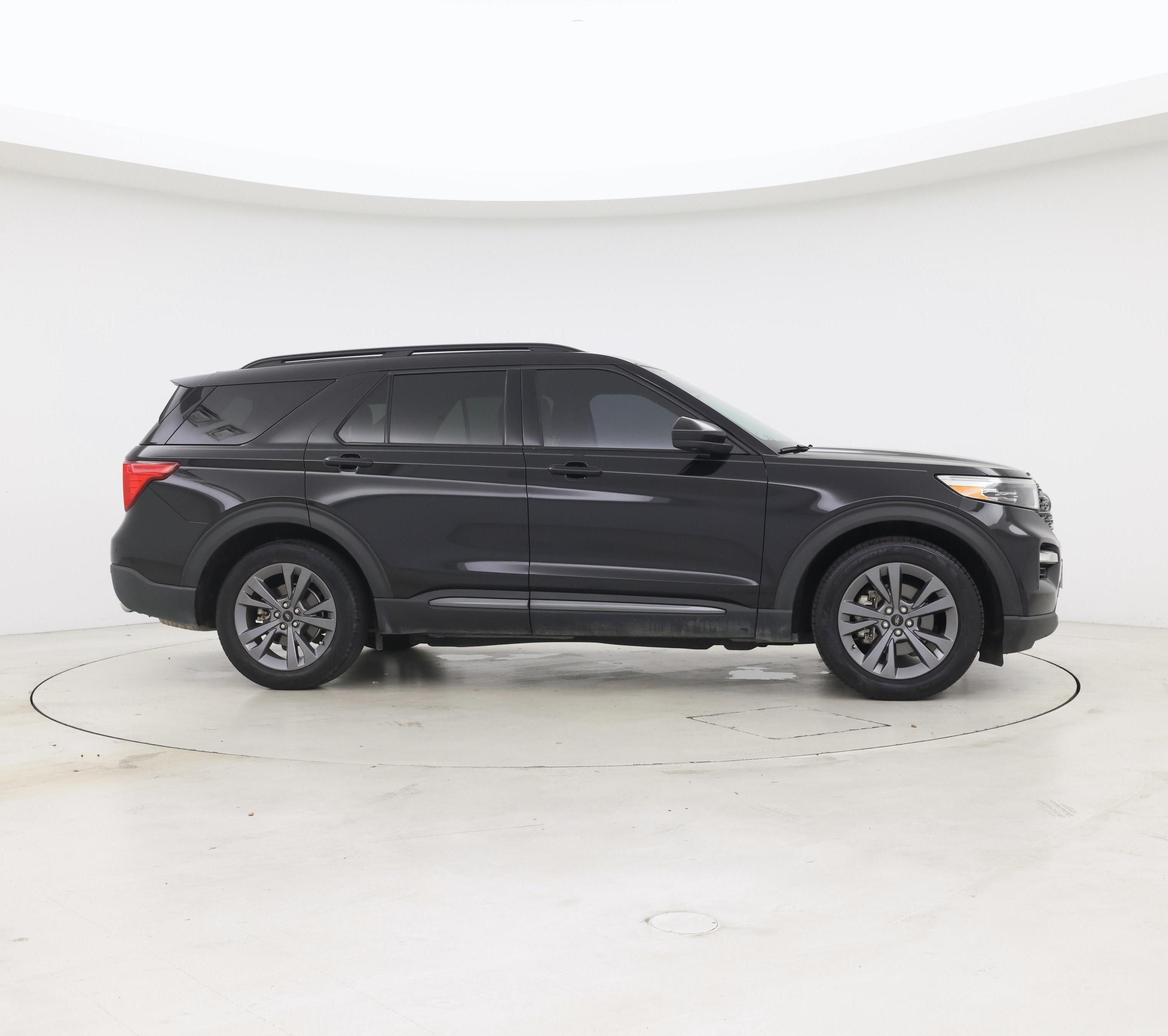 Thumbnail: 2022 Ford Explorer - 7