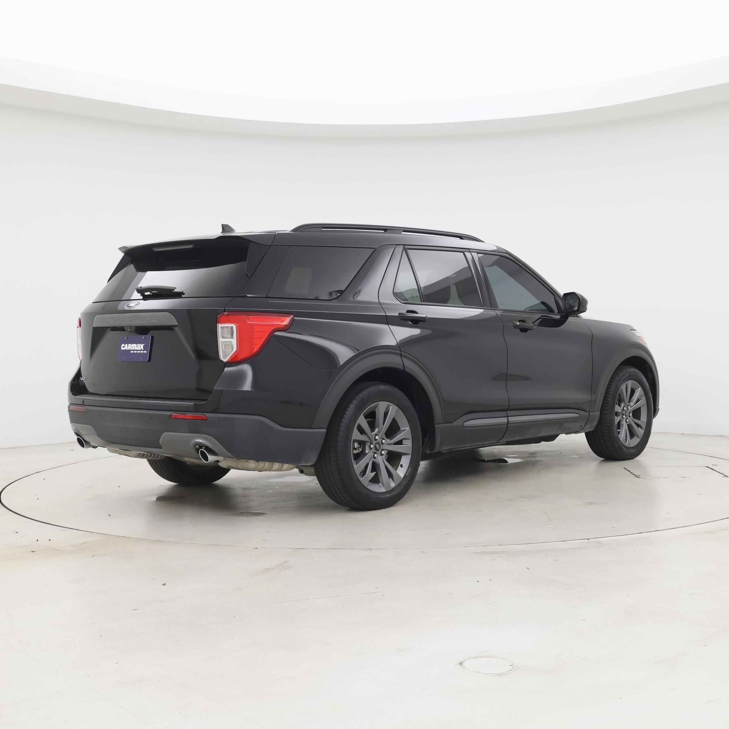 Thumbnail: 2022 Ford Explorer - 8