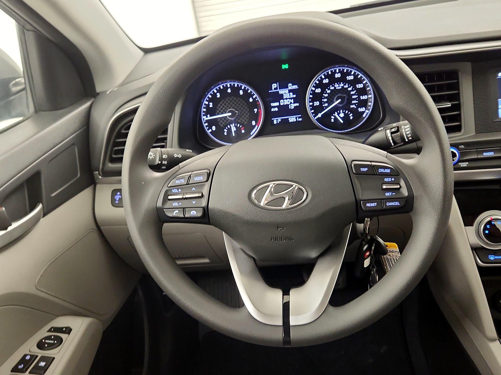 Thumbnail: 2019 Hyundai Elantra - 10