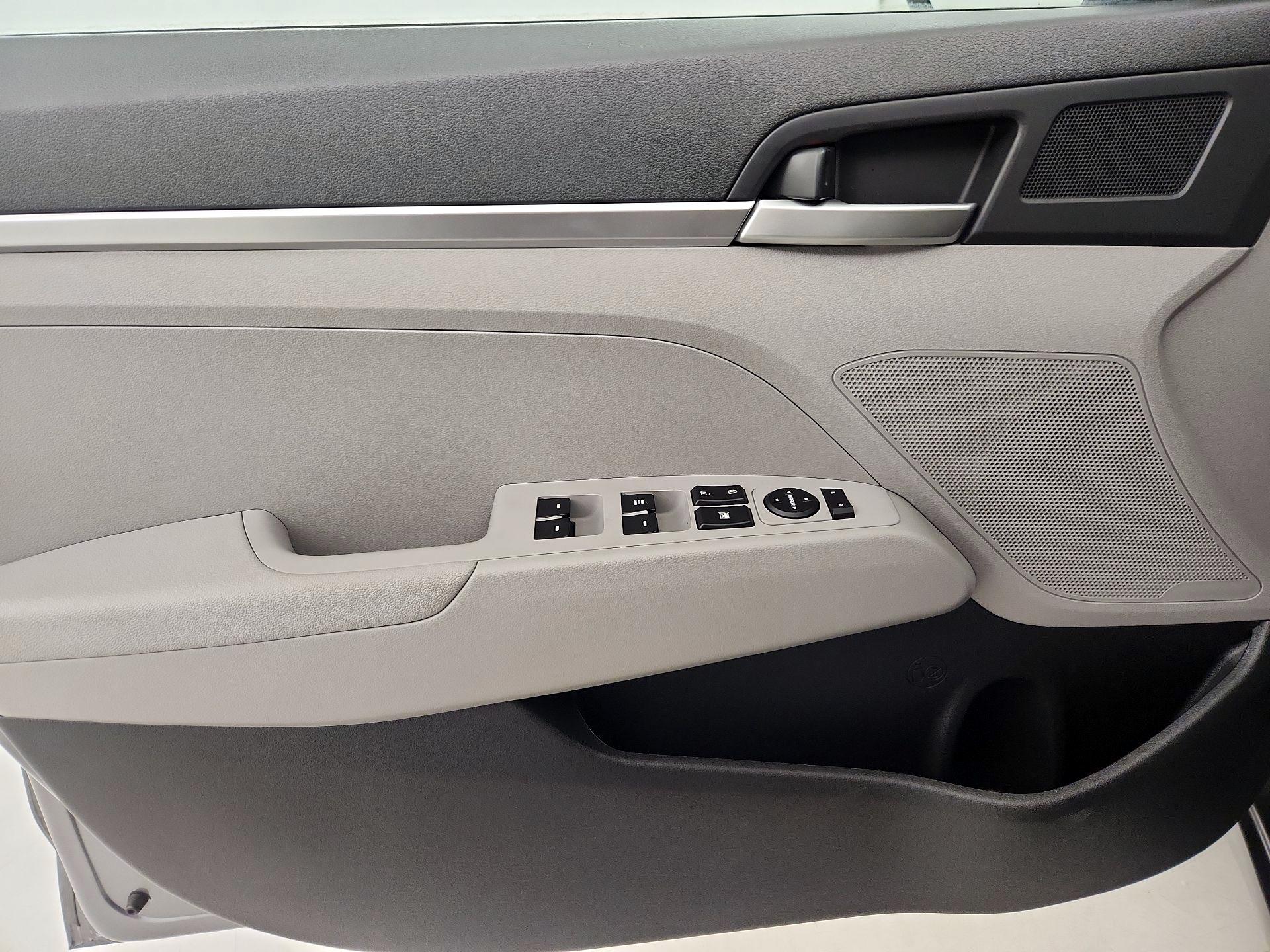 Thumbnail: 2019 Hyundai Elantra - 12