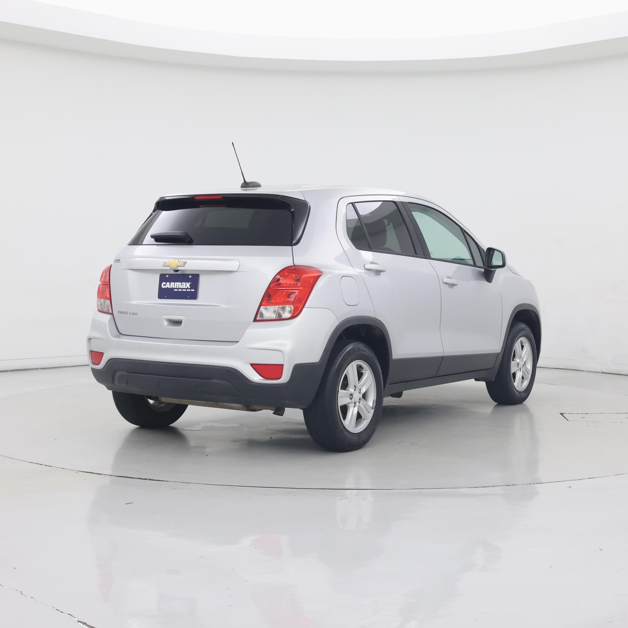 Thumbnail: 2017 Chevrolet Trax - 8
