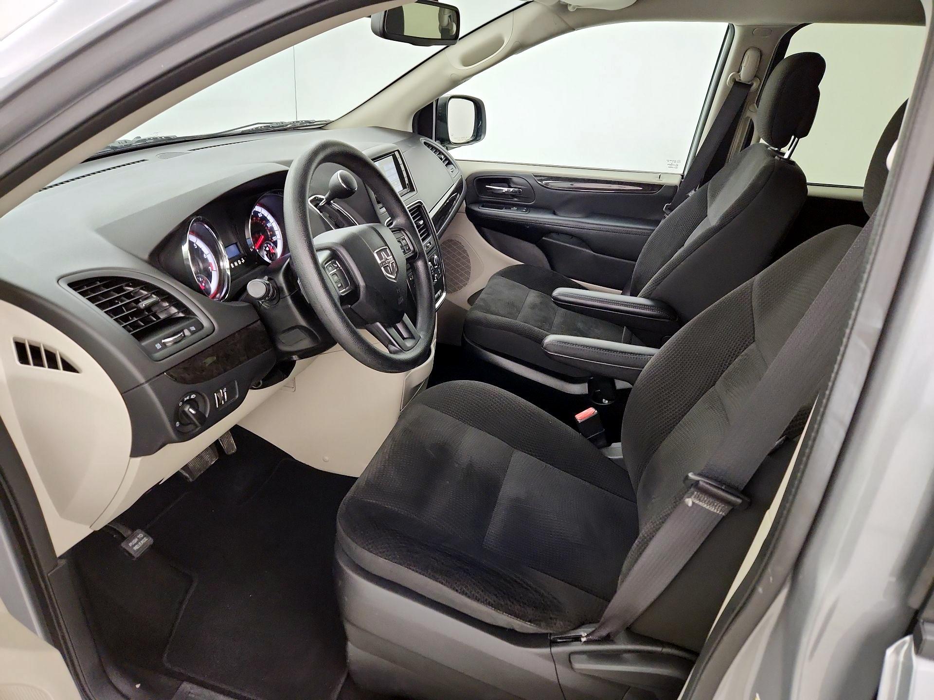 Thumbnail: 2018 Dodge Grand Caravan - 11