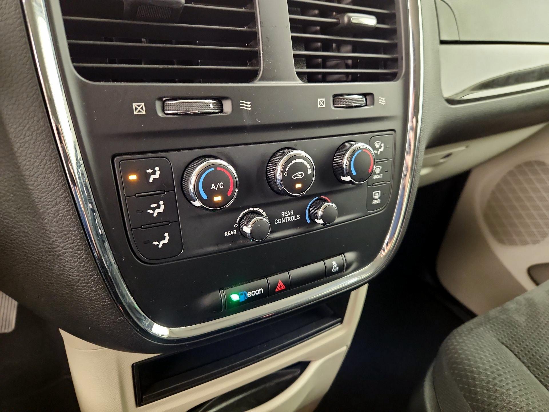 Thumbnail: 2018 Dodge Grand Caravan - 16