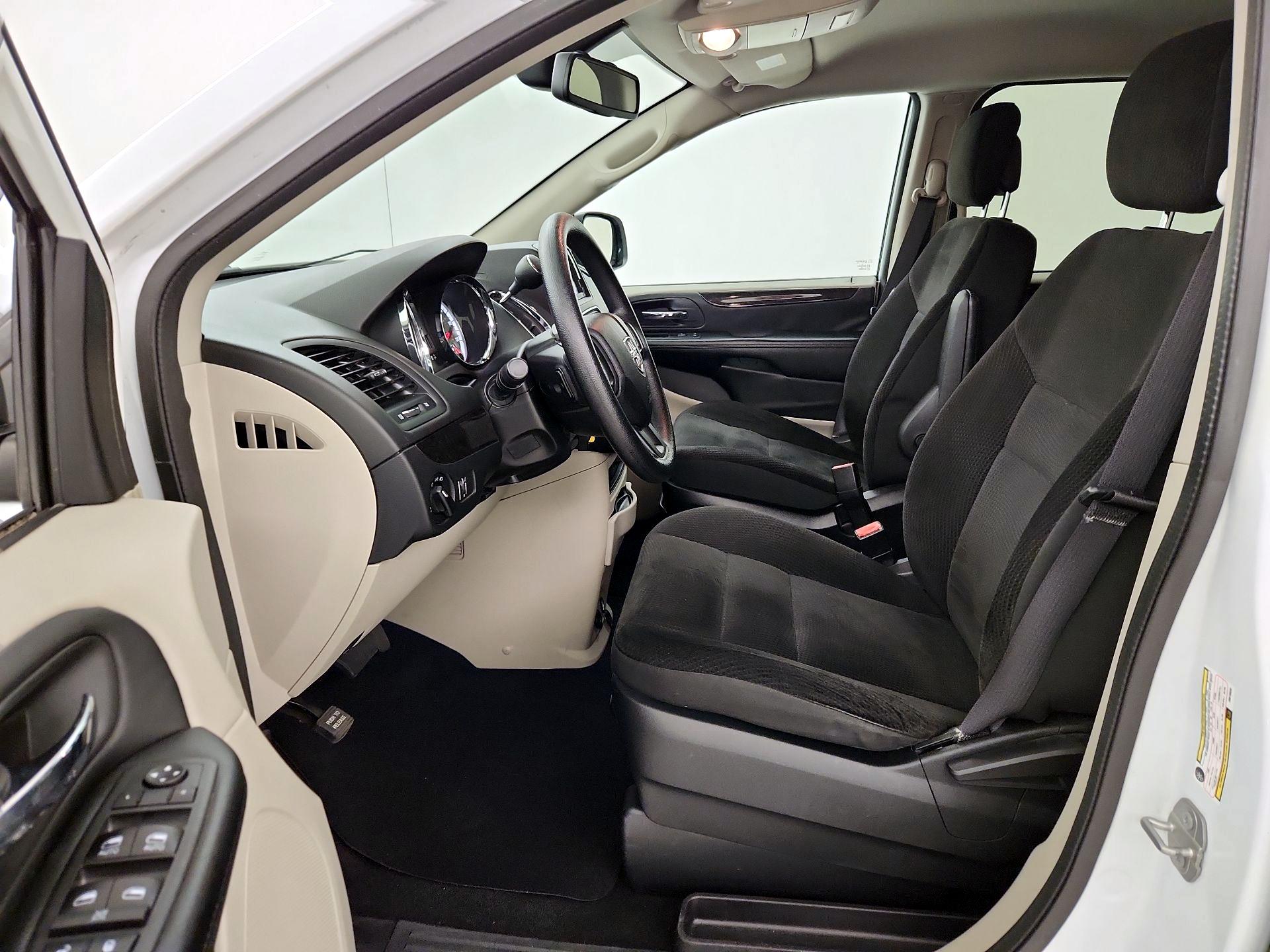 Thumbnail: 2018 Dodge Grand Caravan - 11