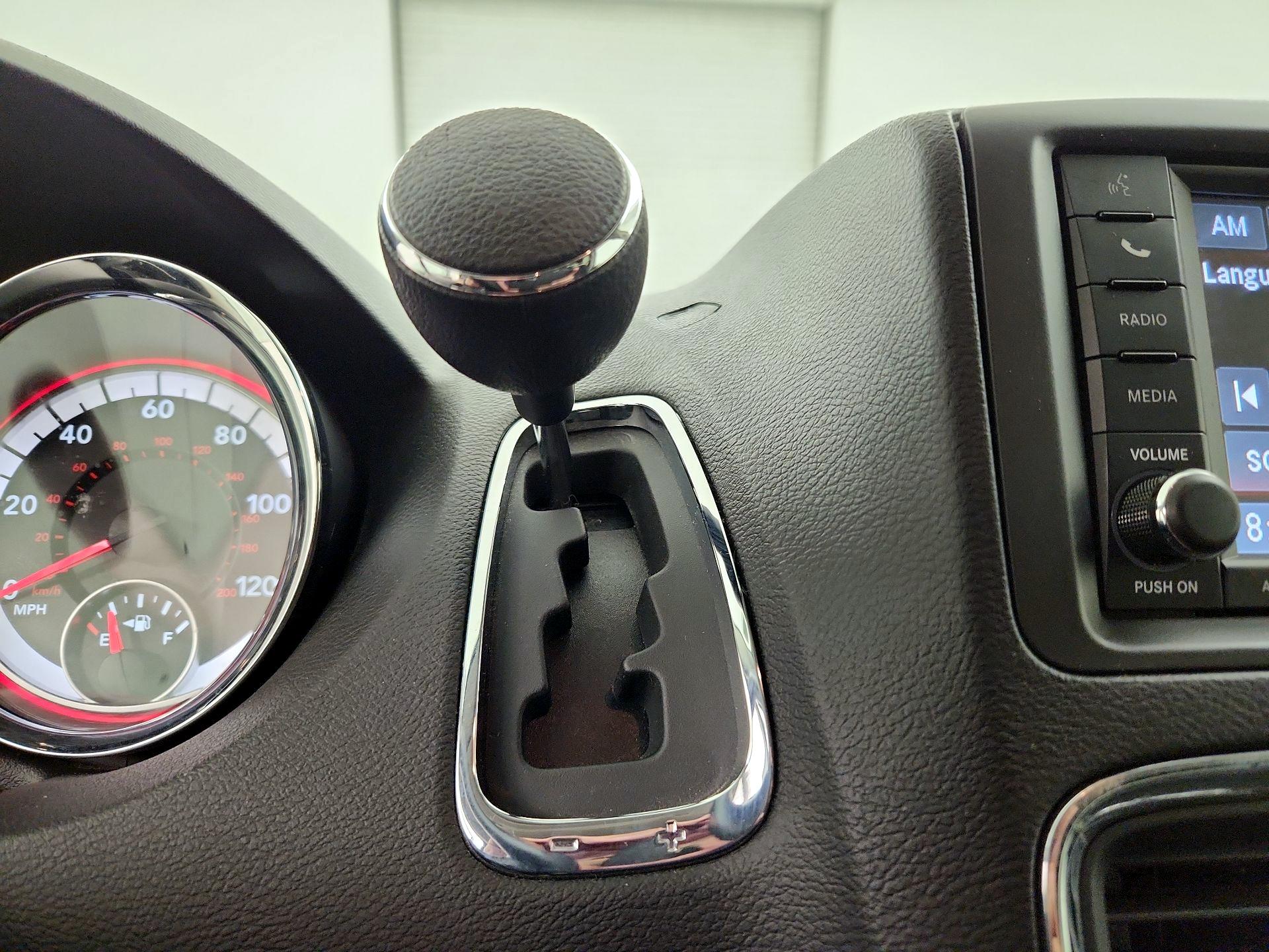 Thumbnail: 2018 Dodge Grand Caravan - 17